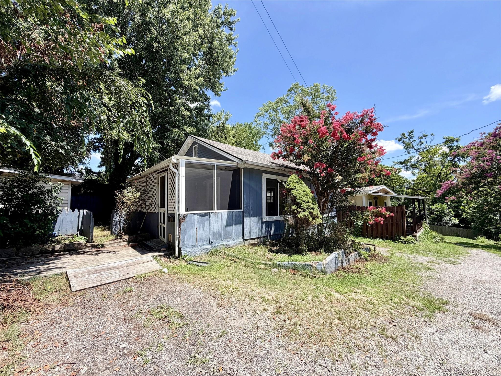 6 Leita Lane Property Photo 1