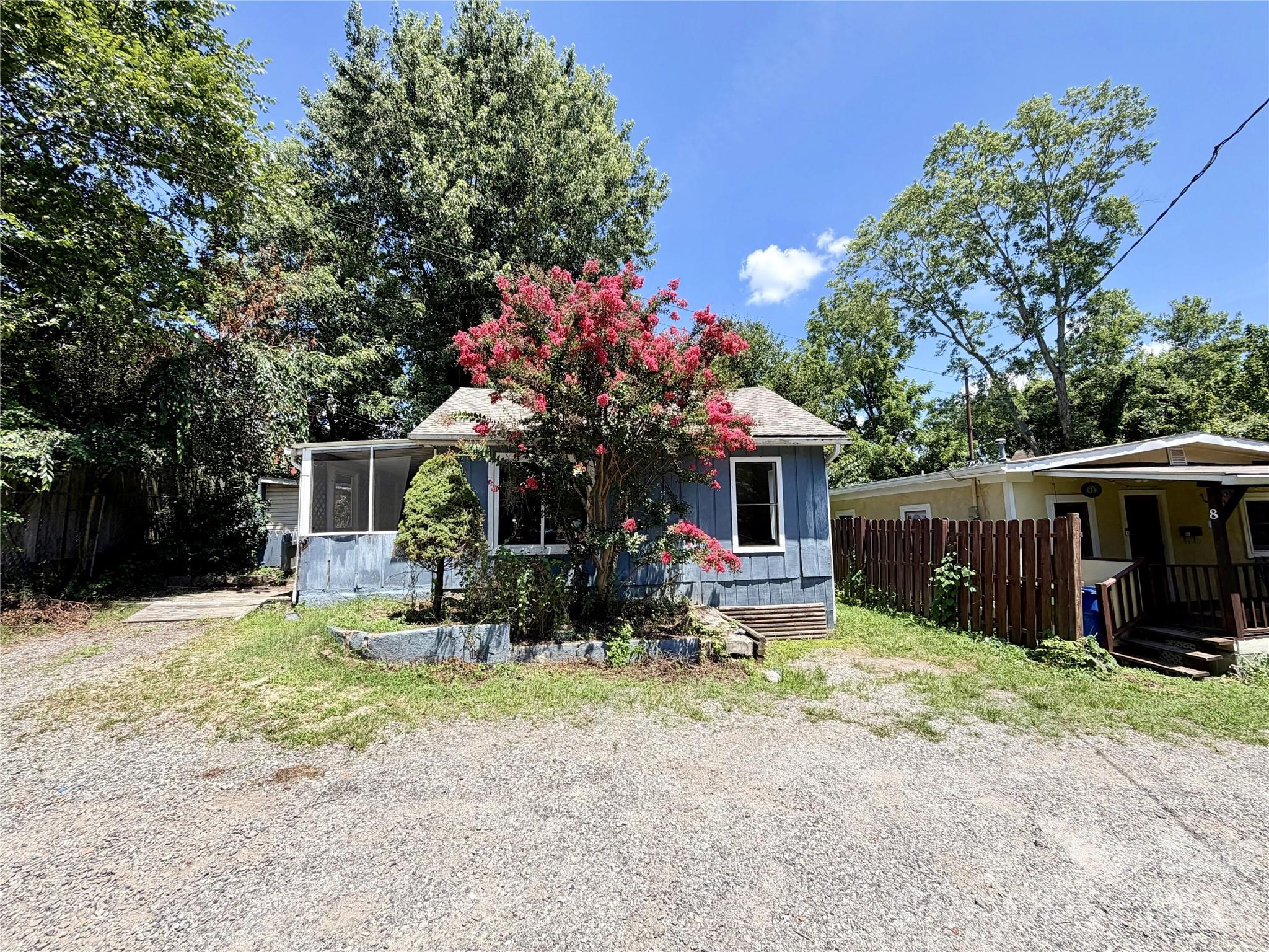 6 Leita Lane Property Photo 2