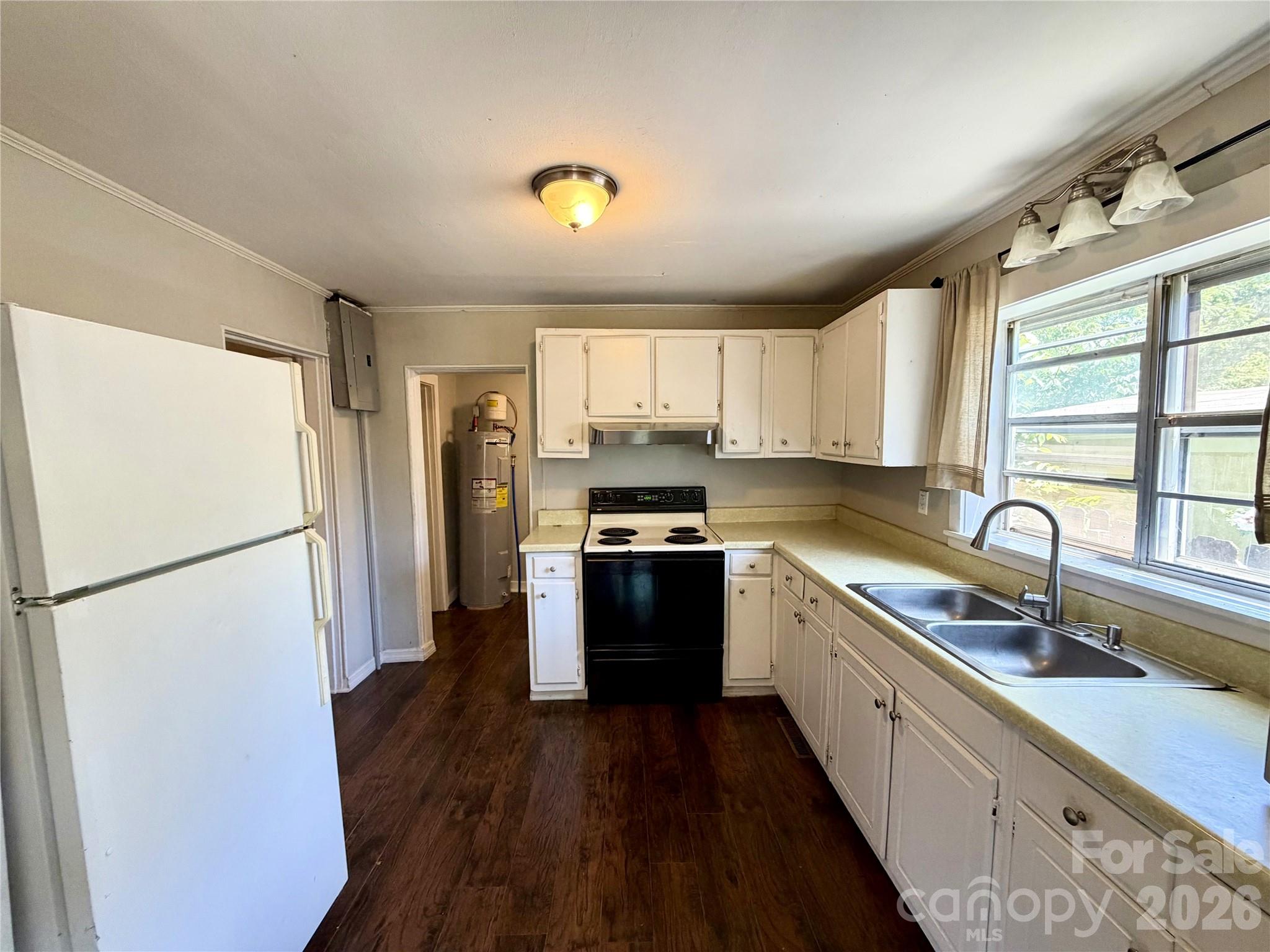 6 Leita Lane Property Photo 8