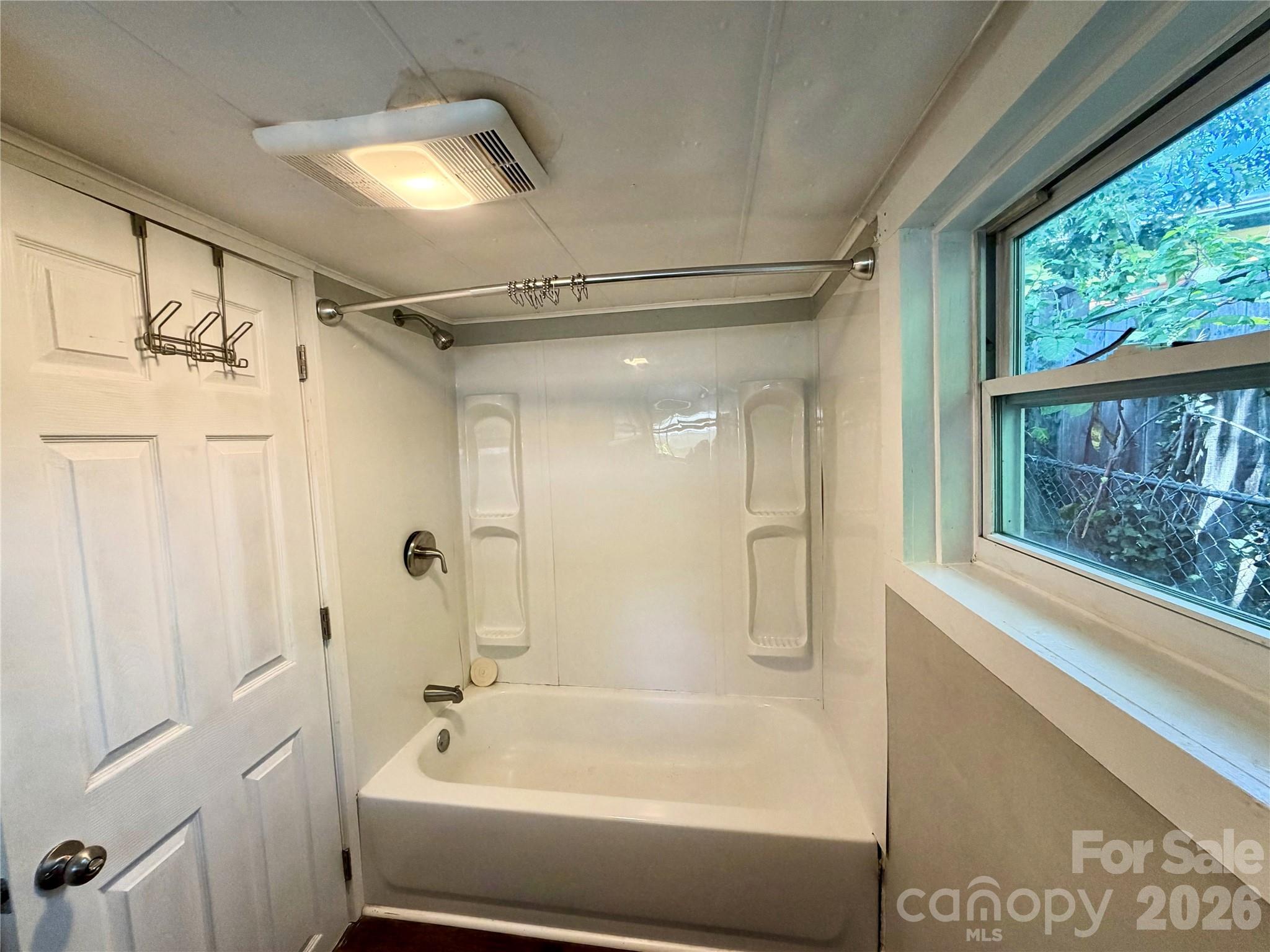 6 Leita Lane Property Photo 14