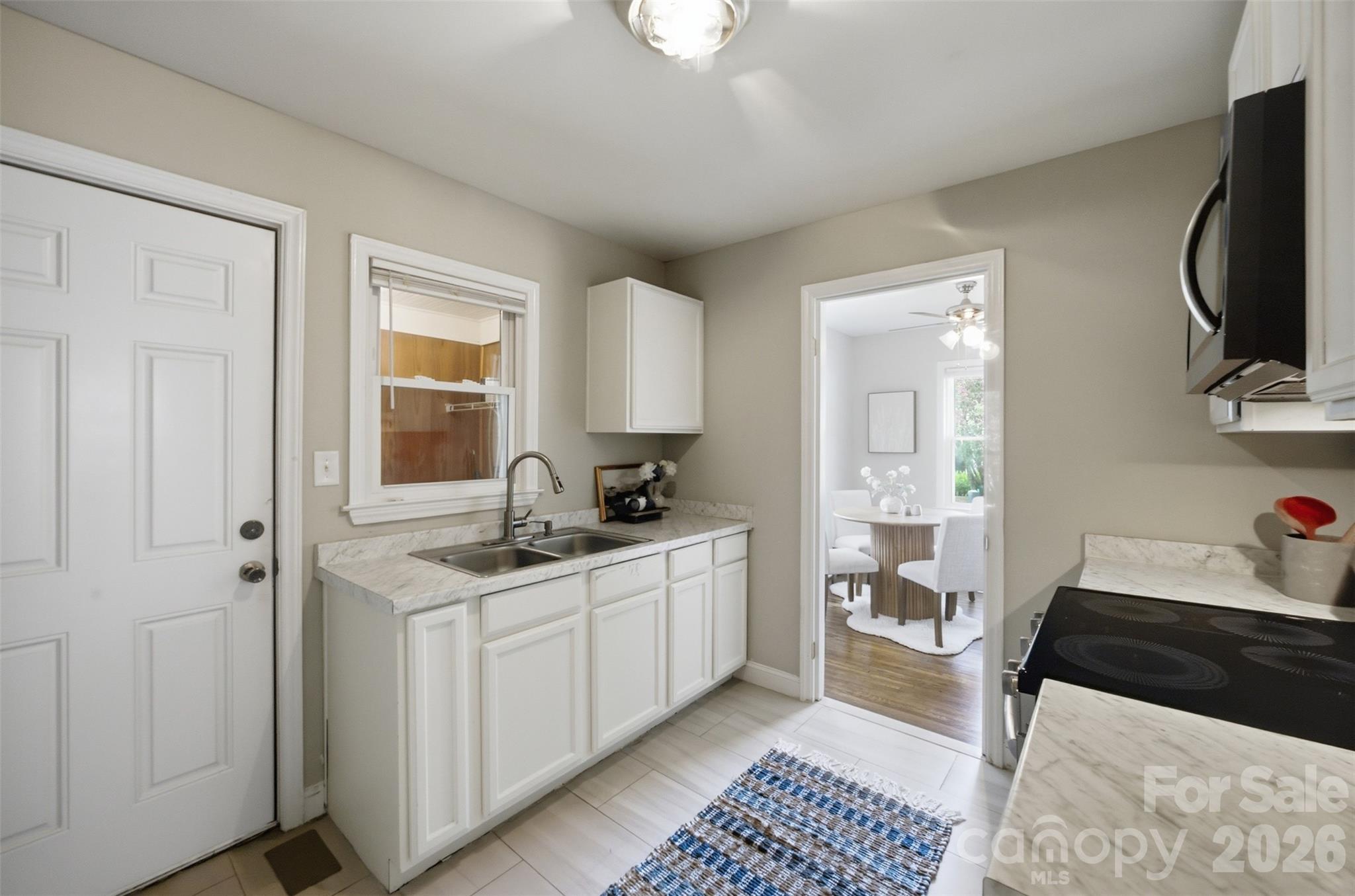 2516 Elon Street Property Photo 10