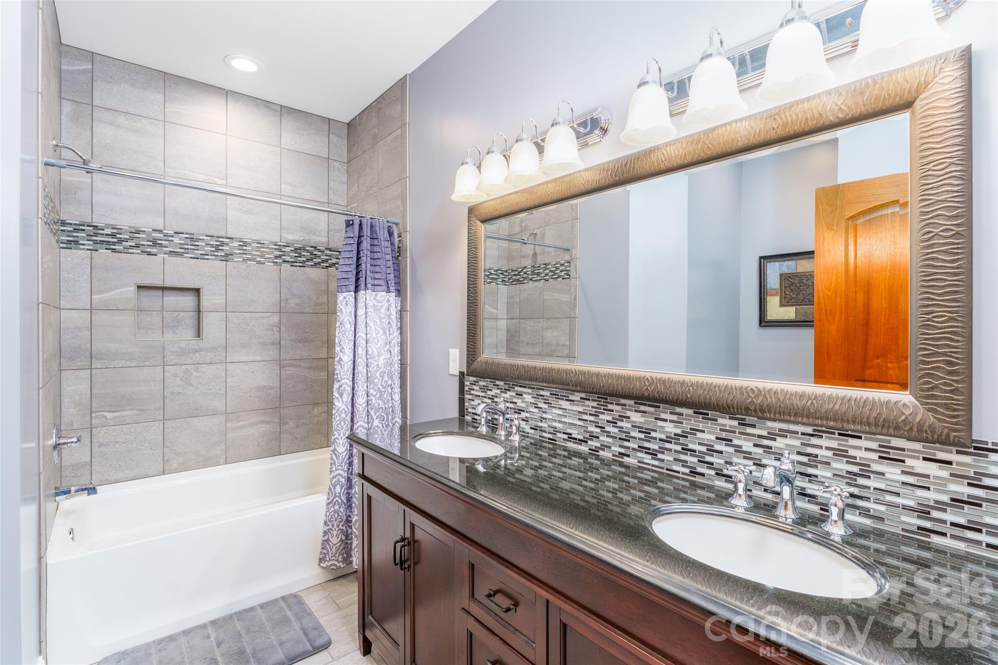 15027 Beatties Ford Road Property Photo 20