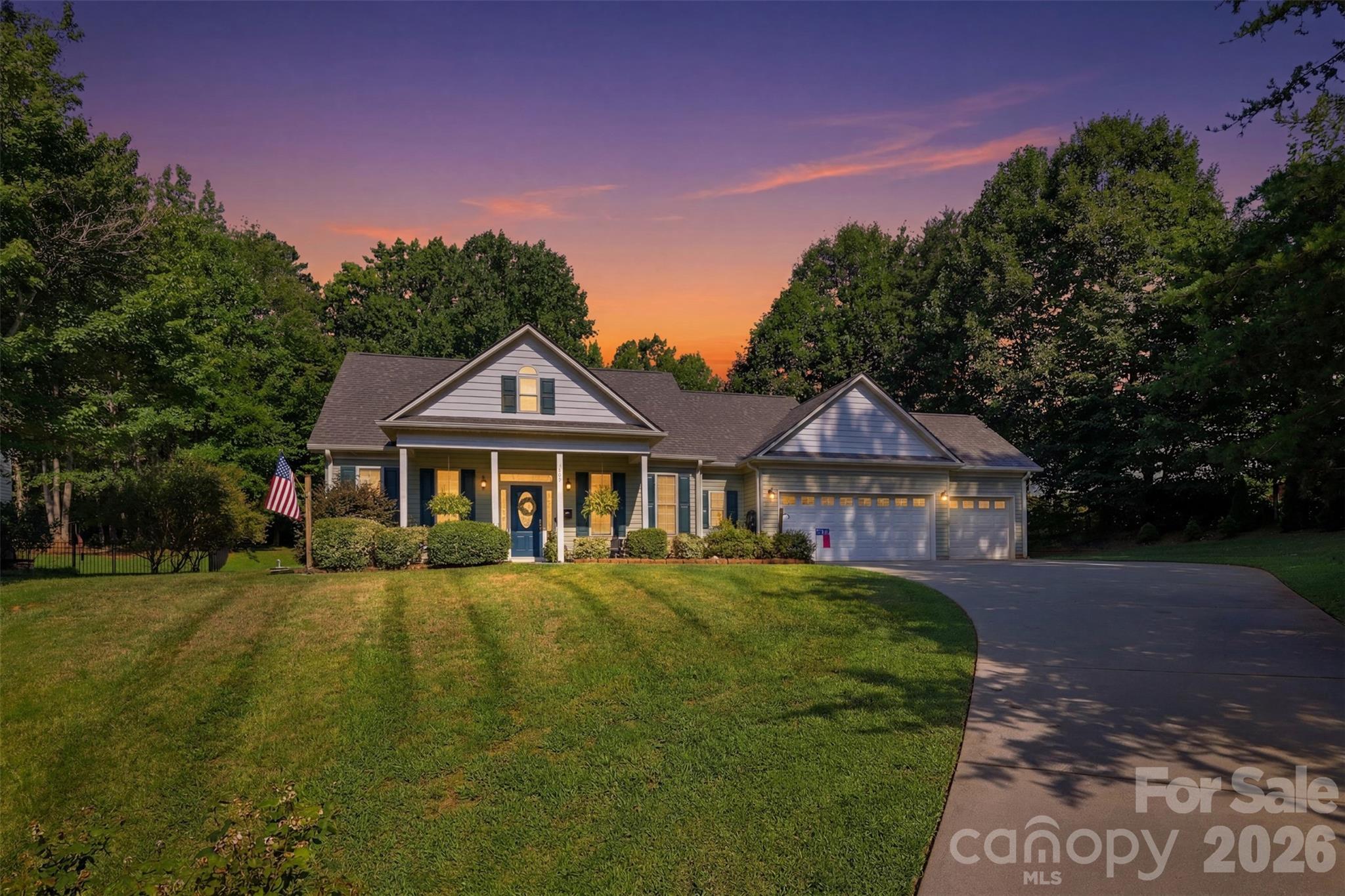 3809 Creek Ridge Drive Property Photo 1
