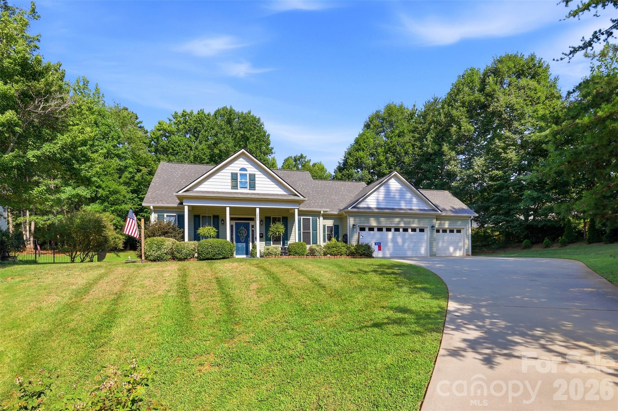 3809 Creek Ridge Drive Property Photo 2