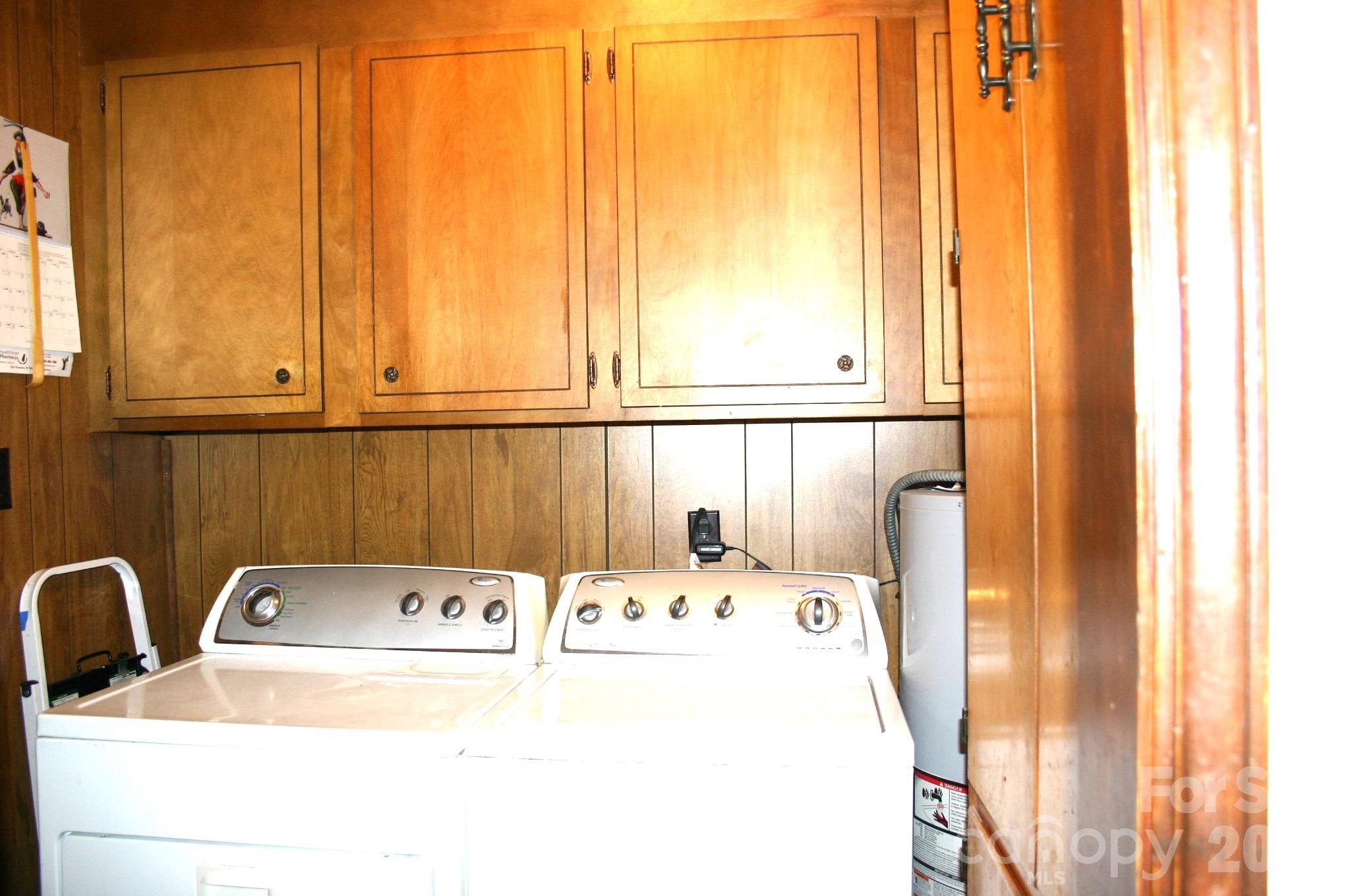 1647 Woodridge Circle Property Photo 10