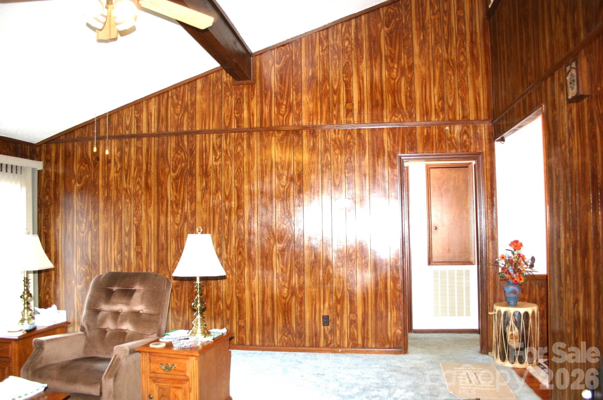1647 Woodridge Circle Property Photo 11