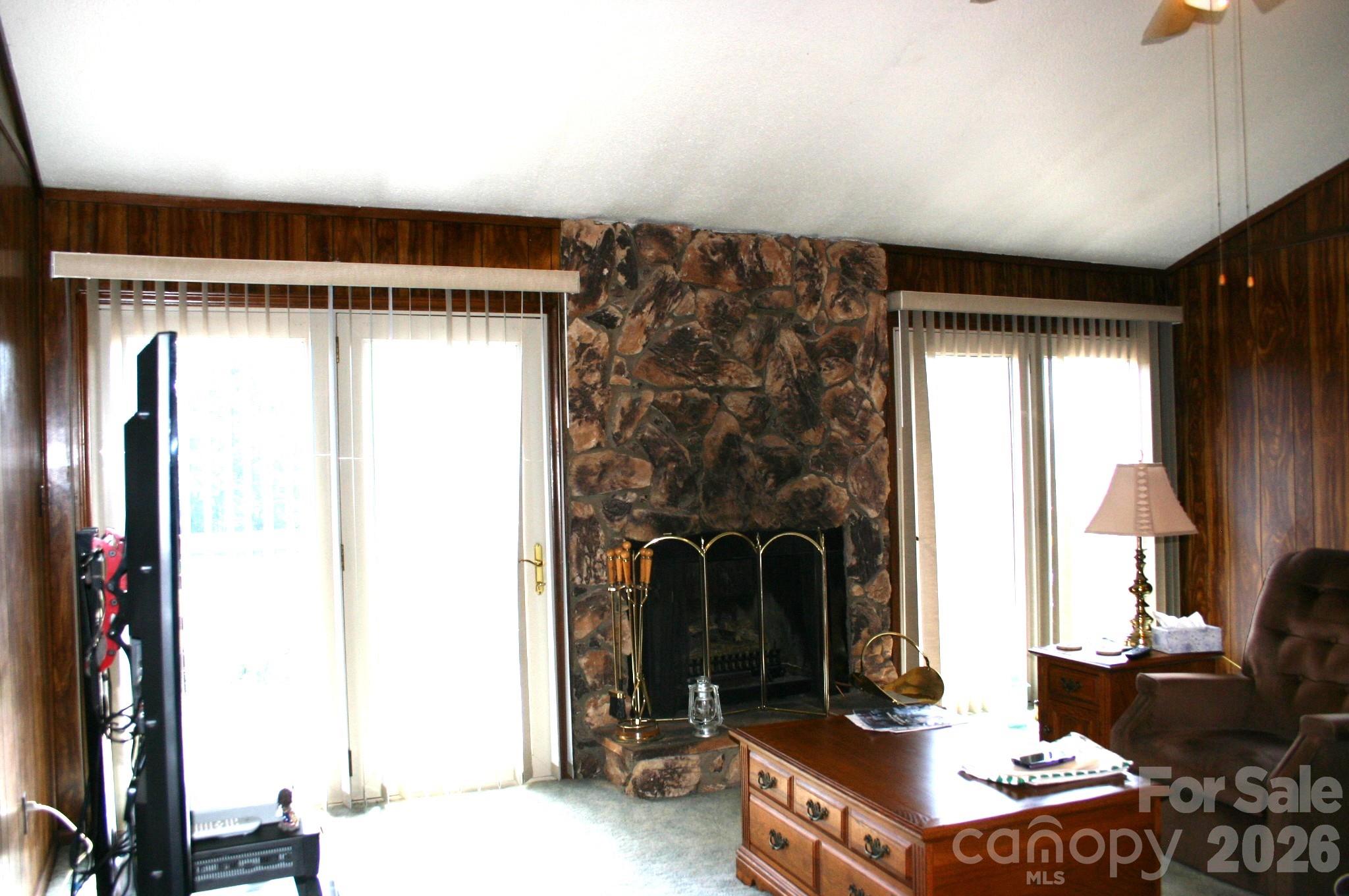 1647 Woodridge Circle Property Photo 15