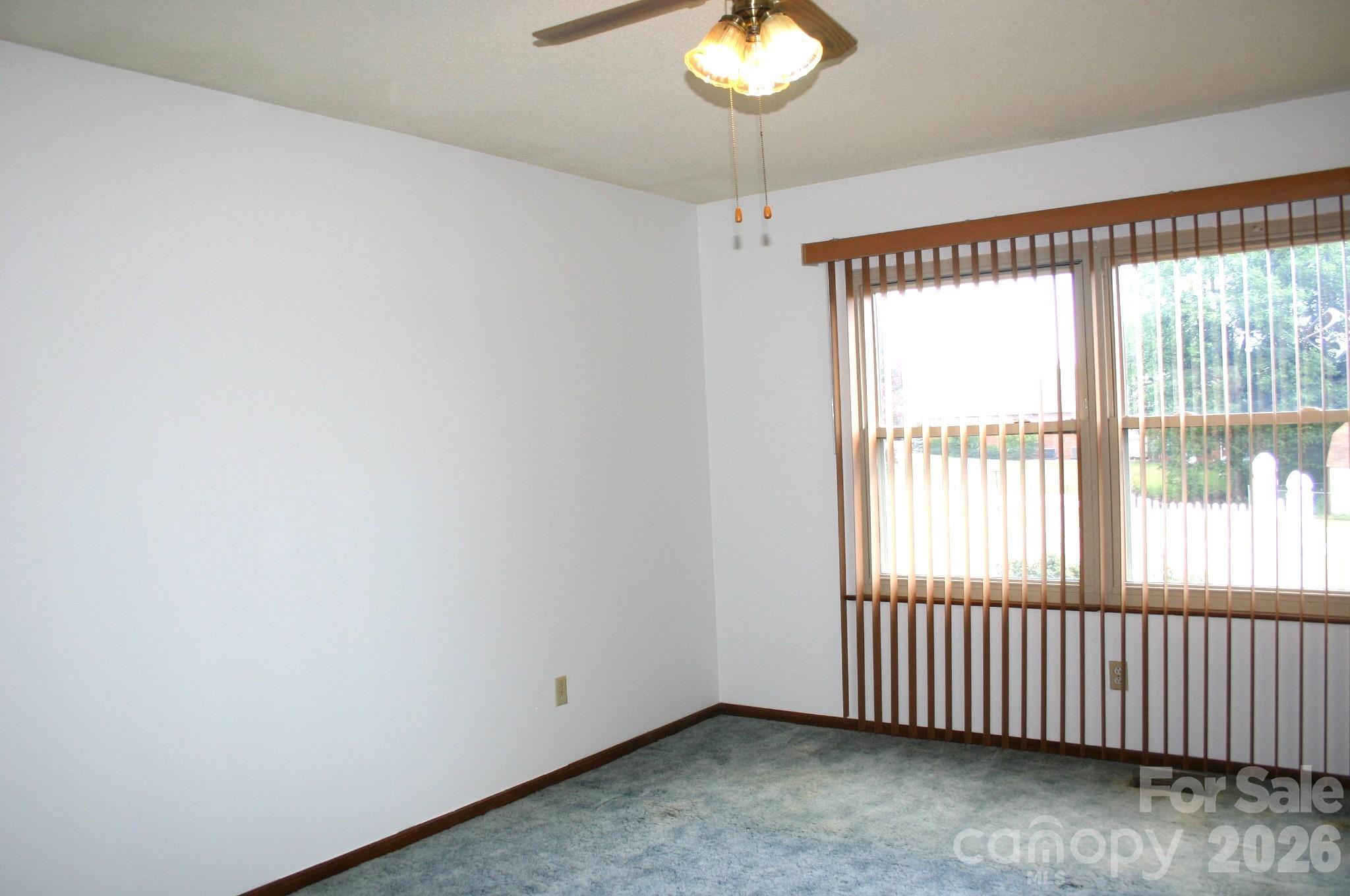 1647 Woodridge Circle Property Photo 17