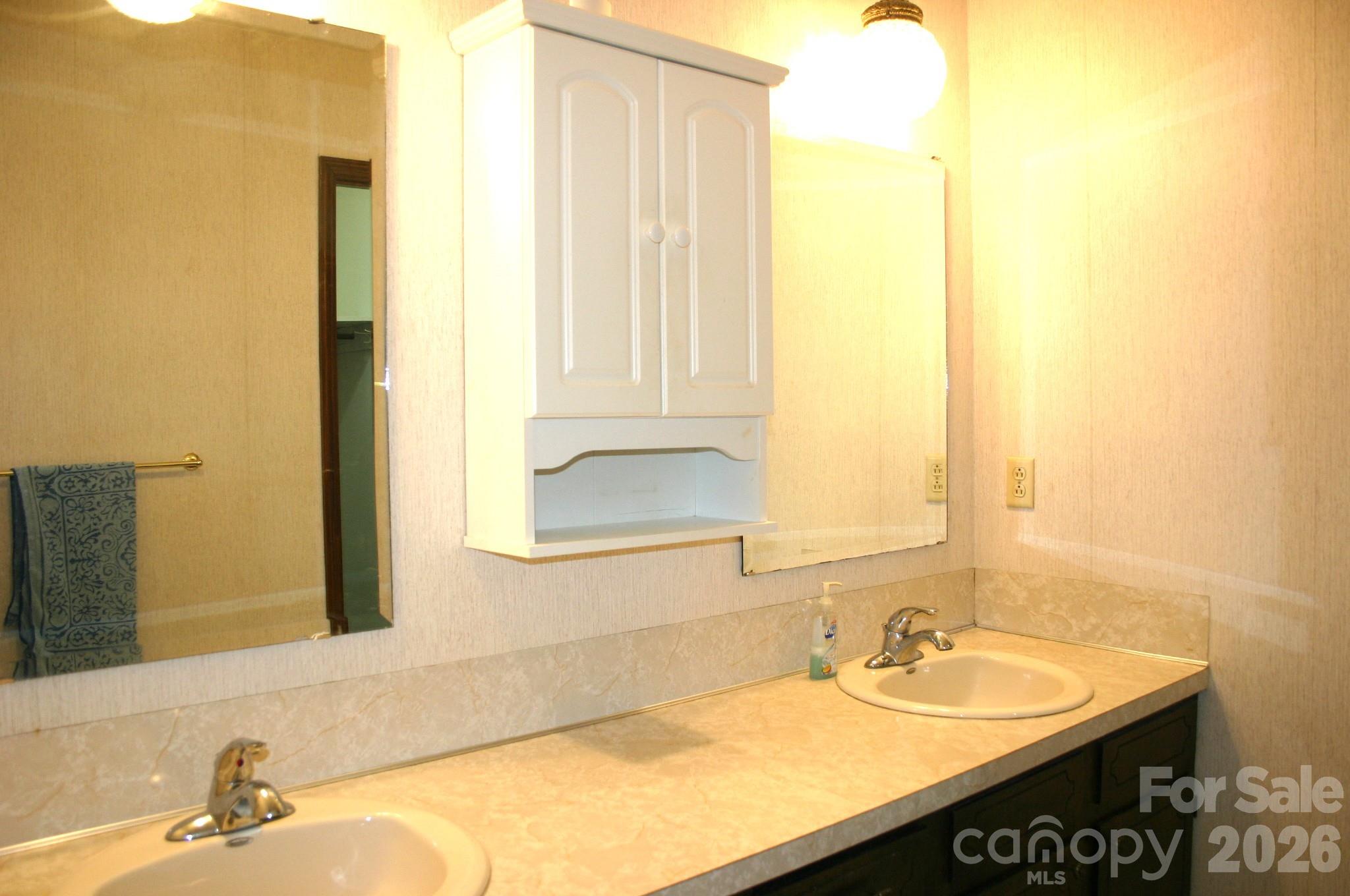 1647 Woodridge Circle Property Photo 21