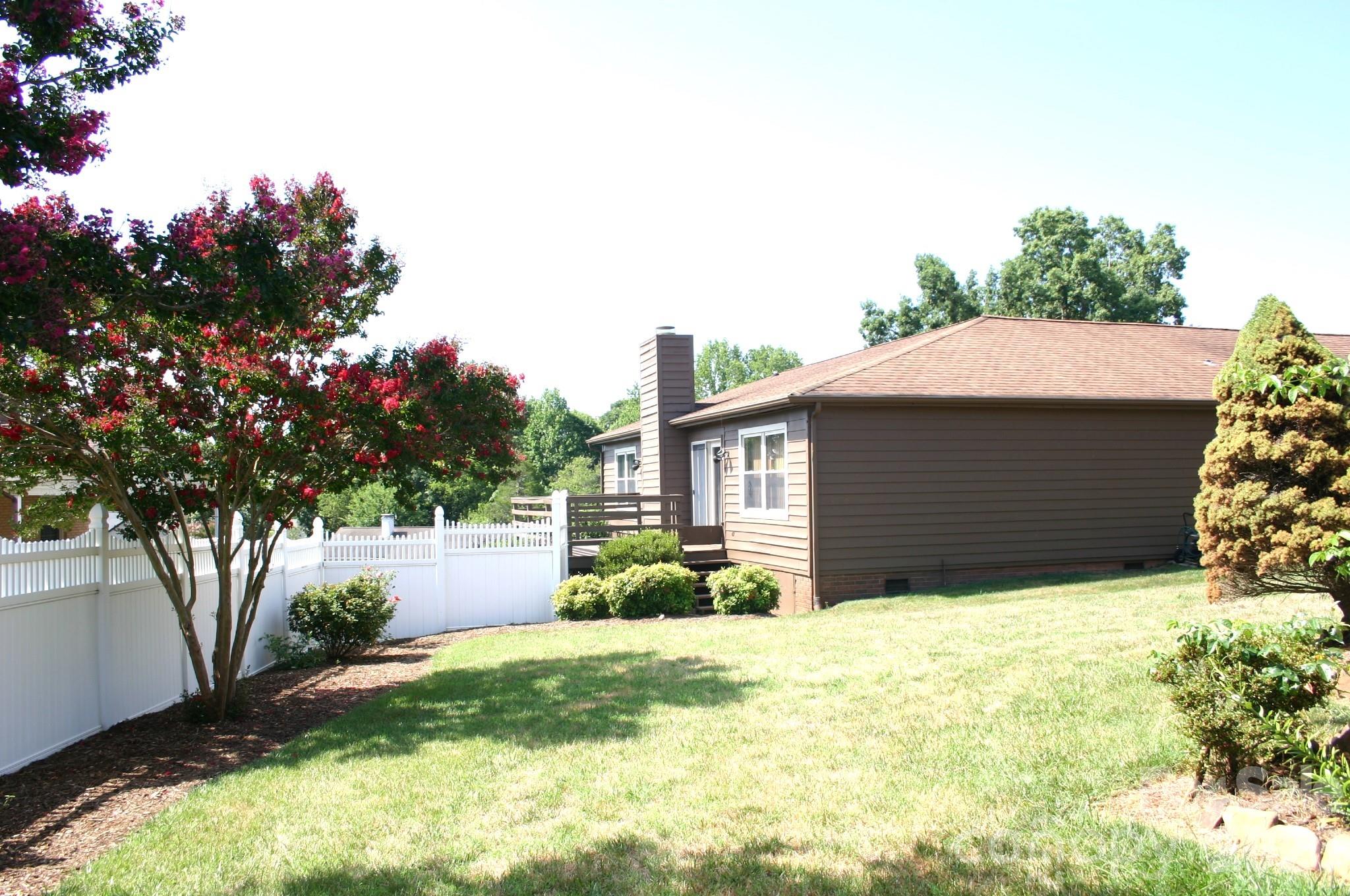 1647 Woodridge Circle Property Photo 35