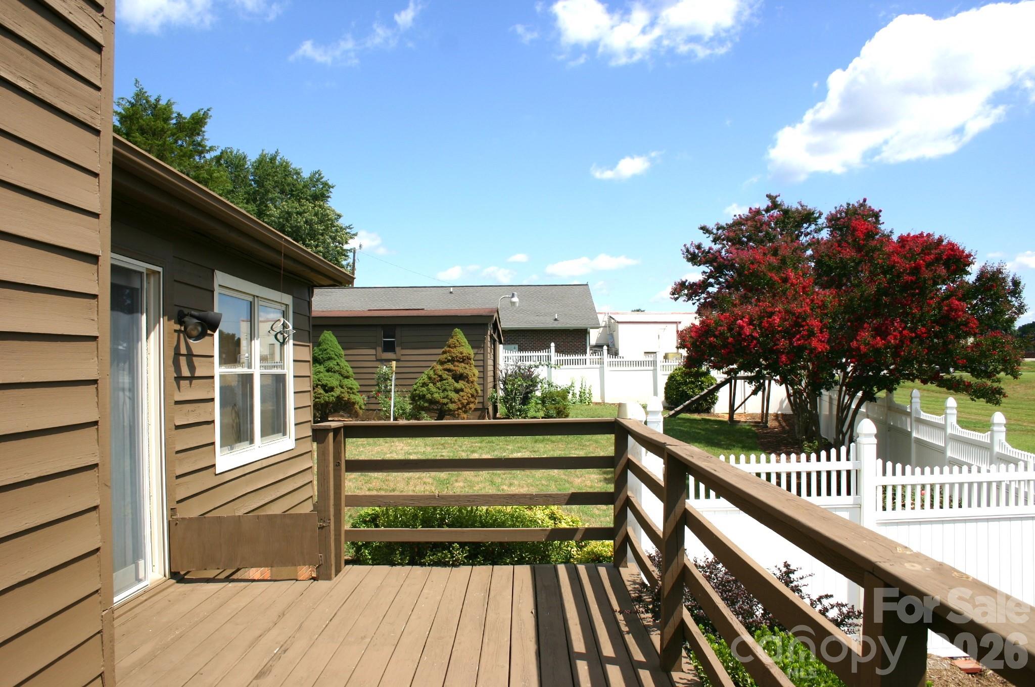 1647 Woodridge Circle Property Photo 38
