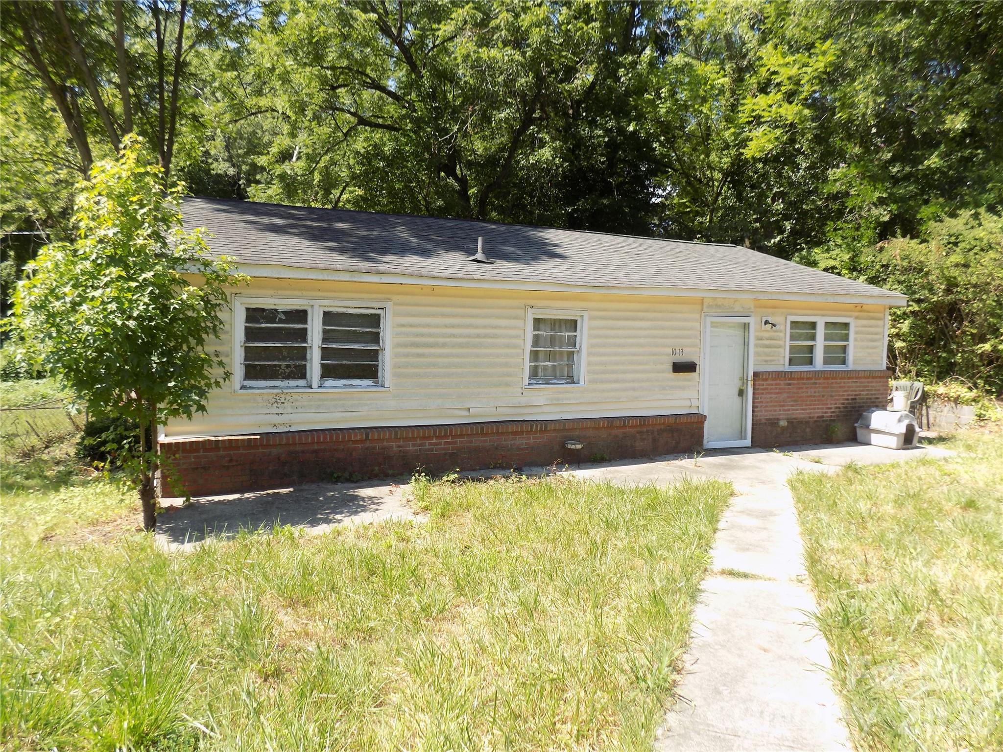 1013 W Sixth Avenue Property Photo 1