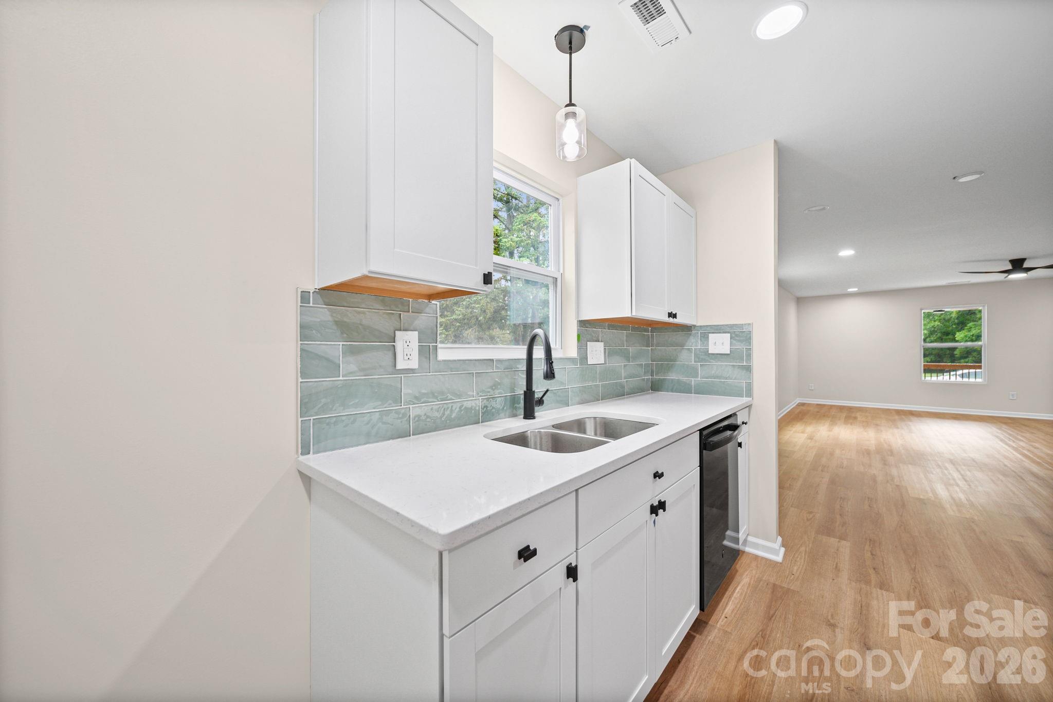 113.5 Graham Street Property Photo 8