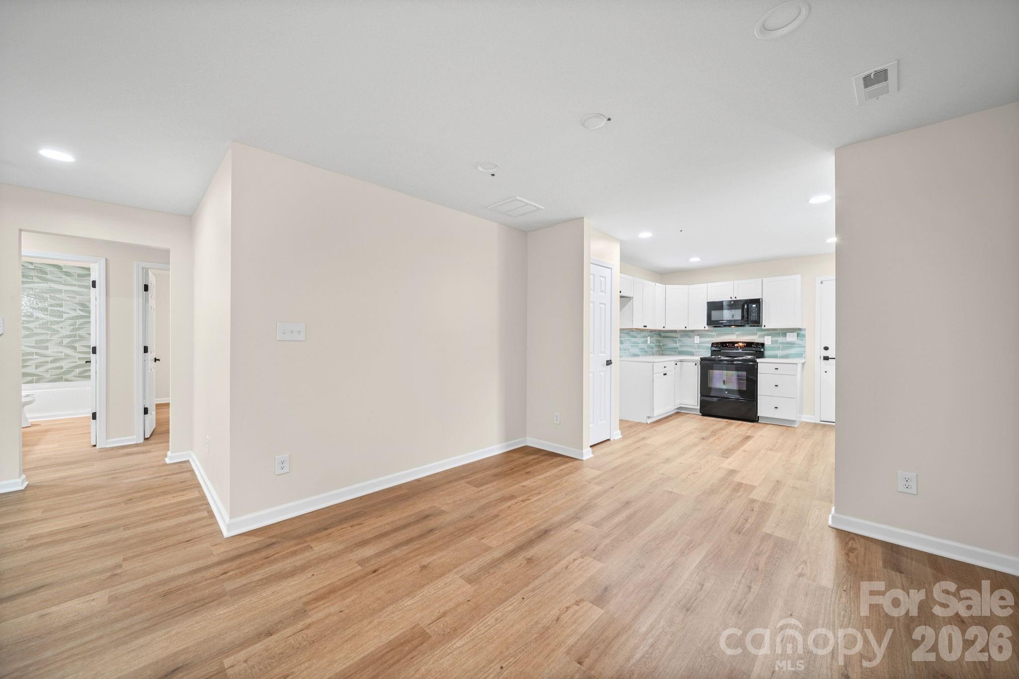 113.5 Graham Street Property Photo 10