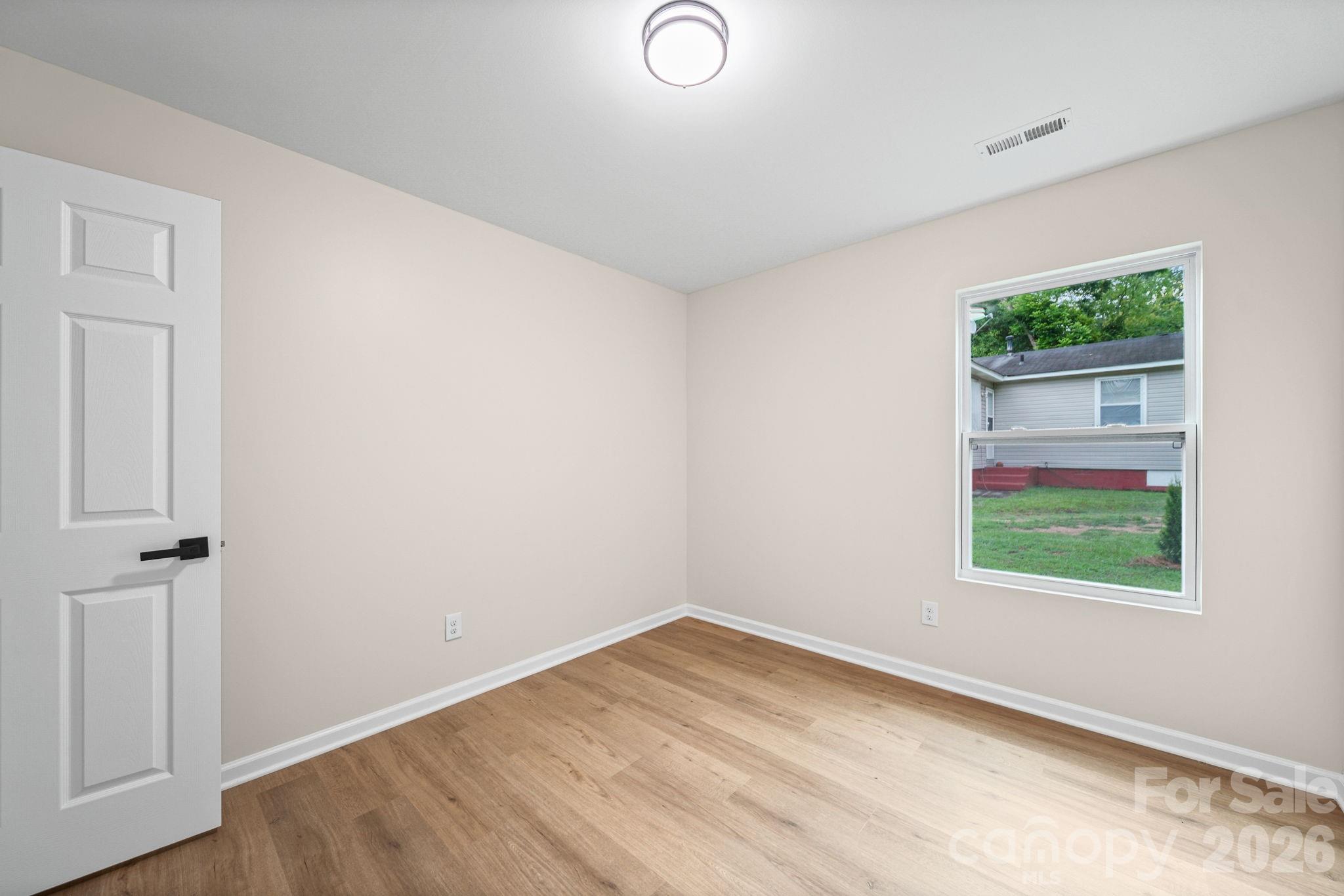 113.5 Graham Street Property Photo 13