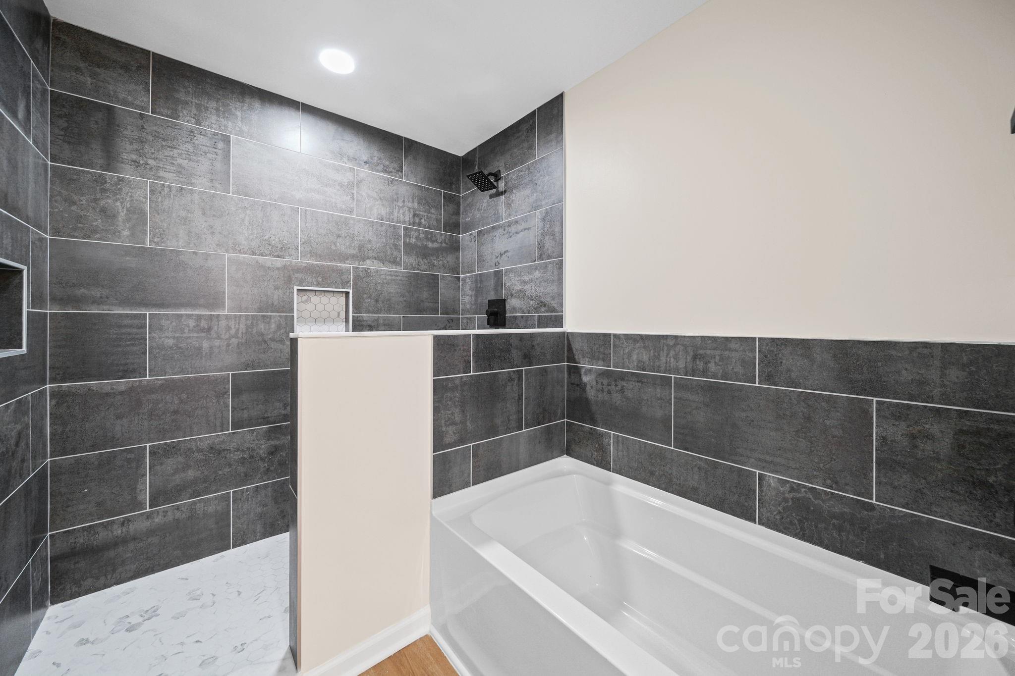 113.5 Graham Street Property Photo 16