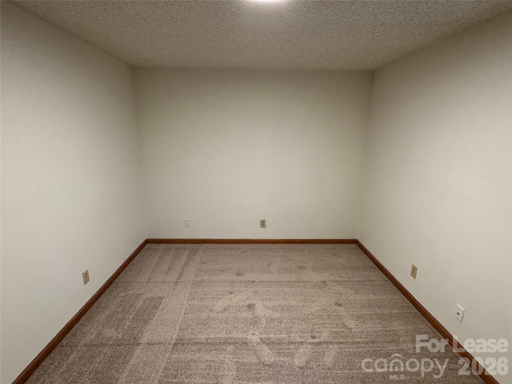 2033 Oakdale Road F Property Photo 8