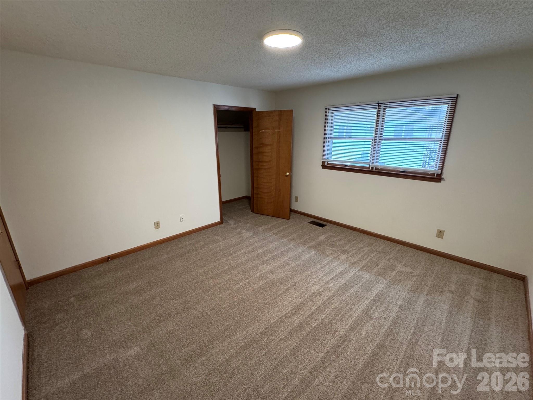 2033 Oakdale Road F Property Photo 10