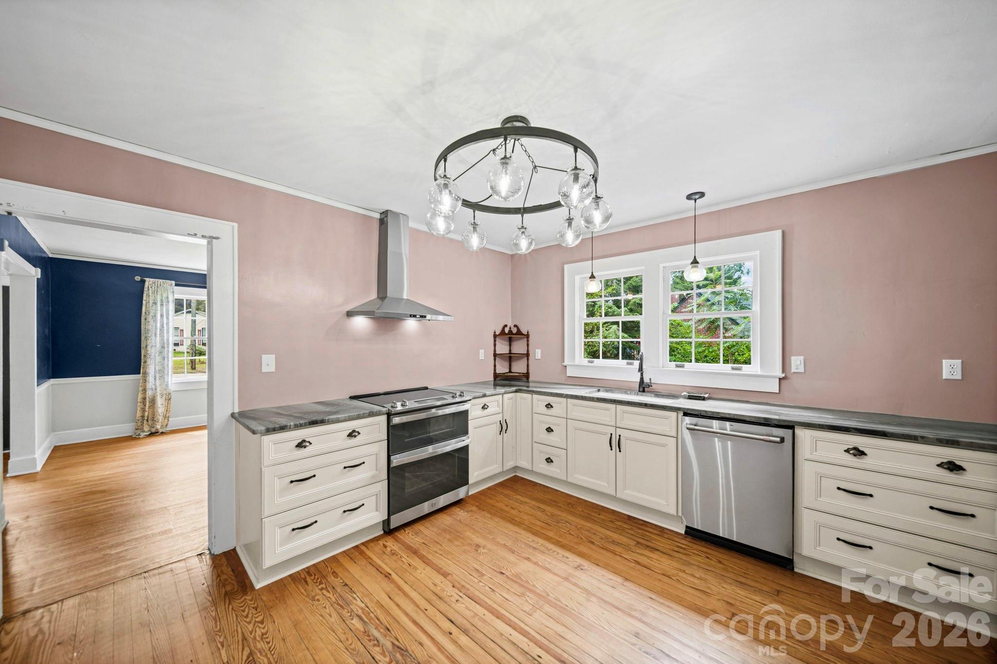 1214 S York Street Property Photo 2