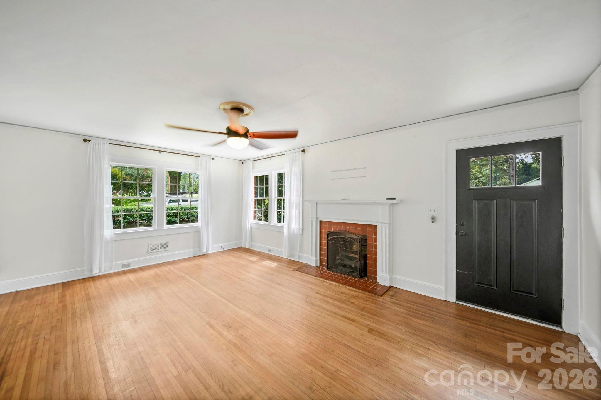1214 S York Street Property Photo 3