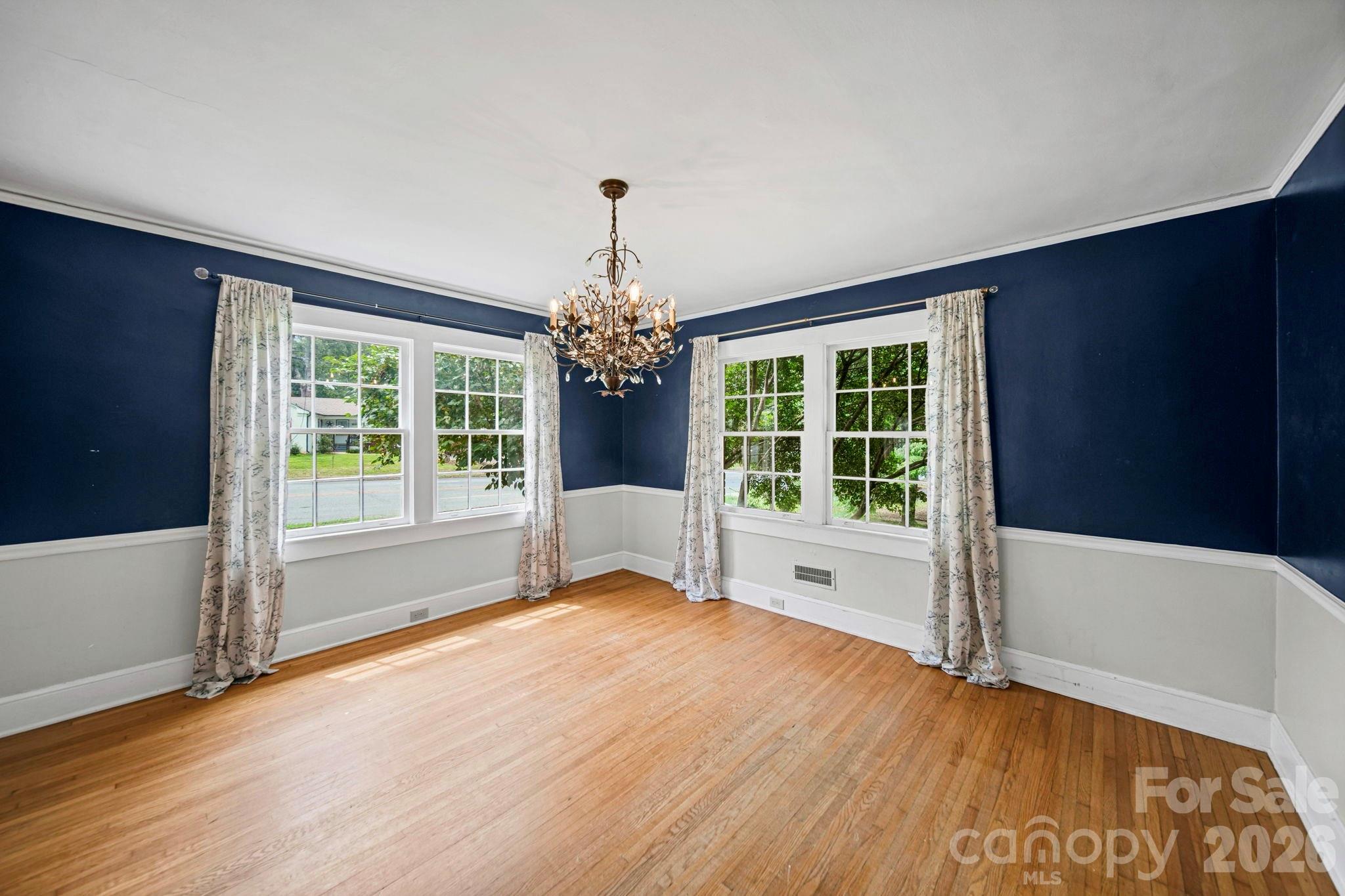 1214 S York Street Property Photo 4