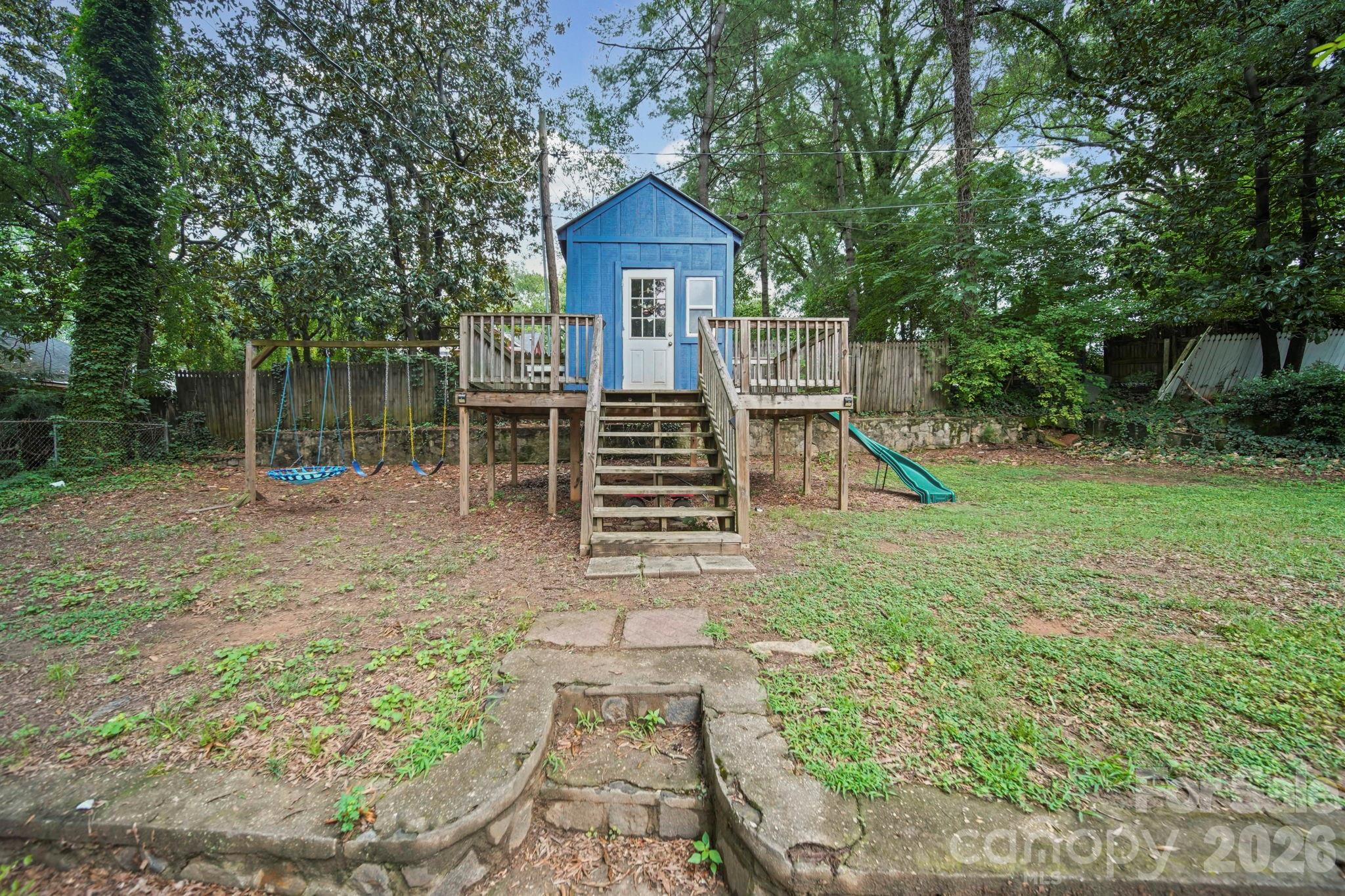 1214 S York Street Property Photo 8