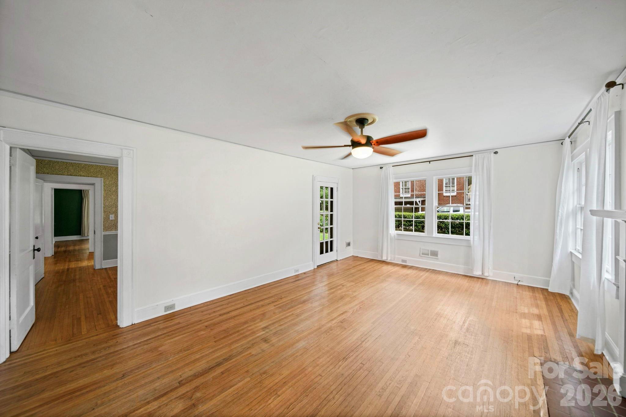 1214 S York Street Property Photo 19