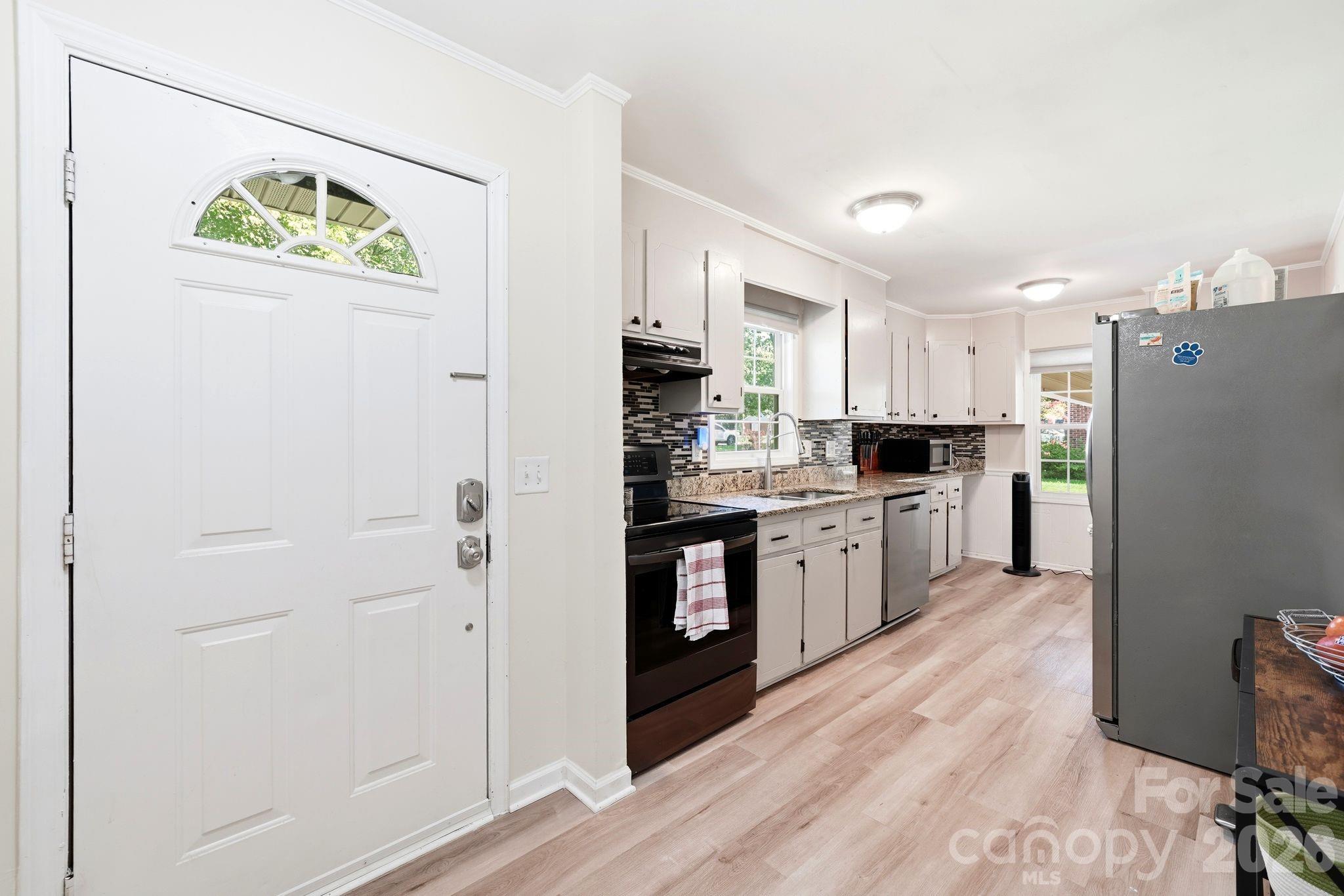 3107 Winston Drive Property Photo 6