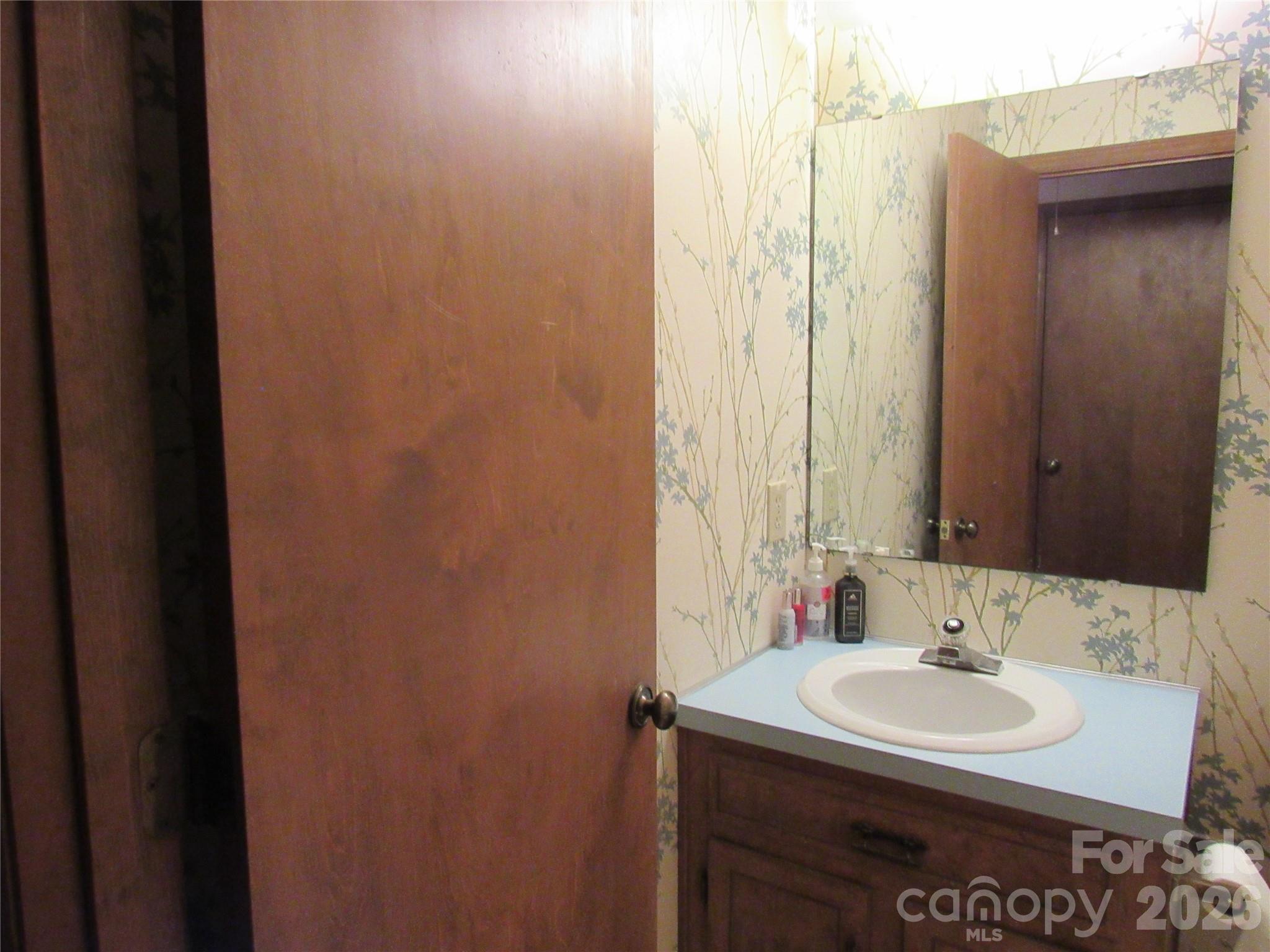 106 Neely Court Property Photo 6