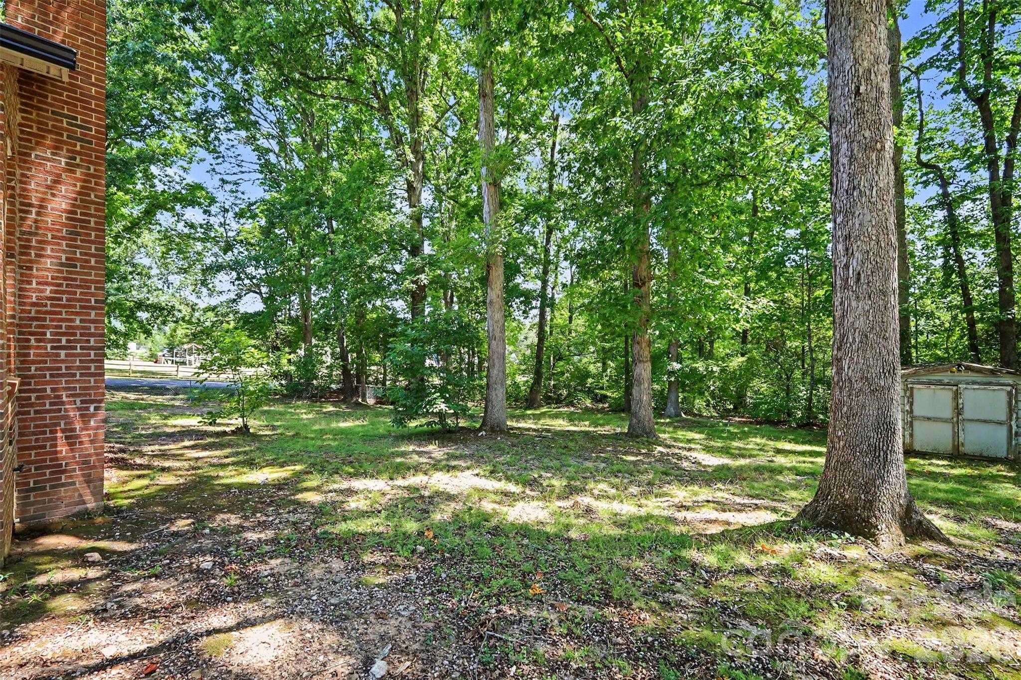 121 Country Creek Drive Property Photo 33