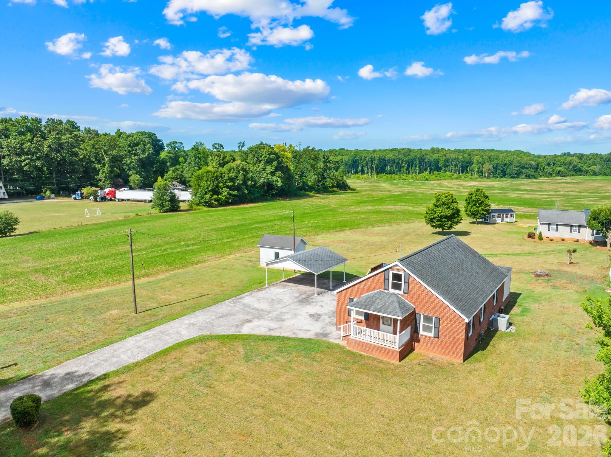 2615 Airport Road Property Photo 1