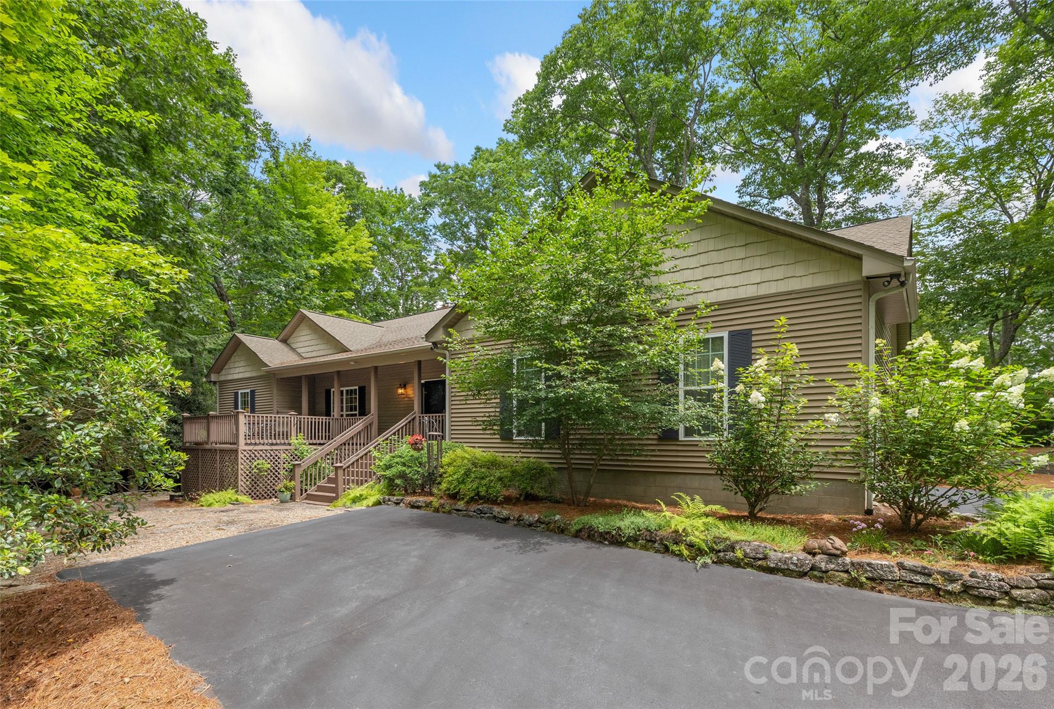 141 Dolly Lane Property Photo 1