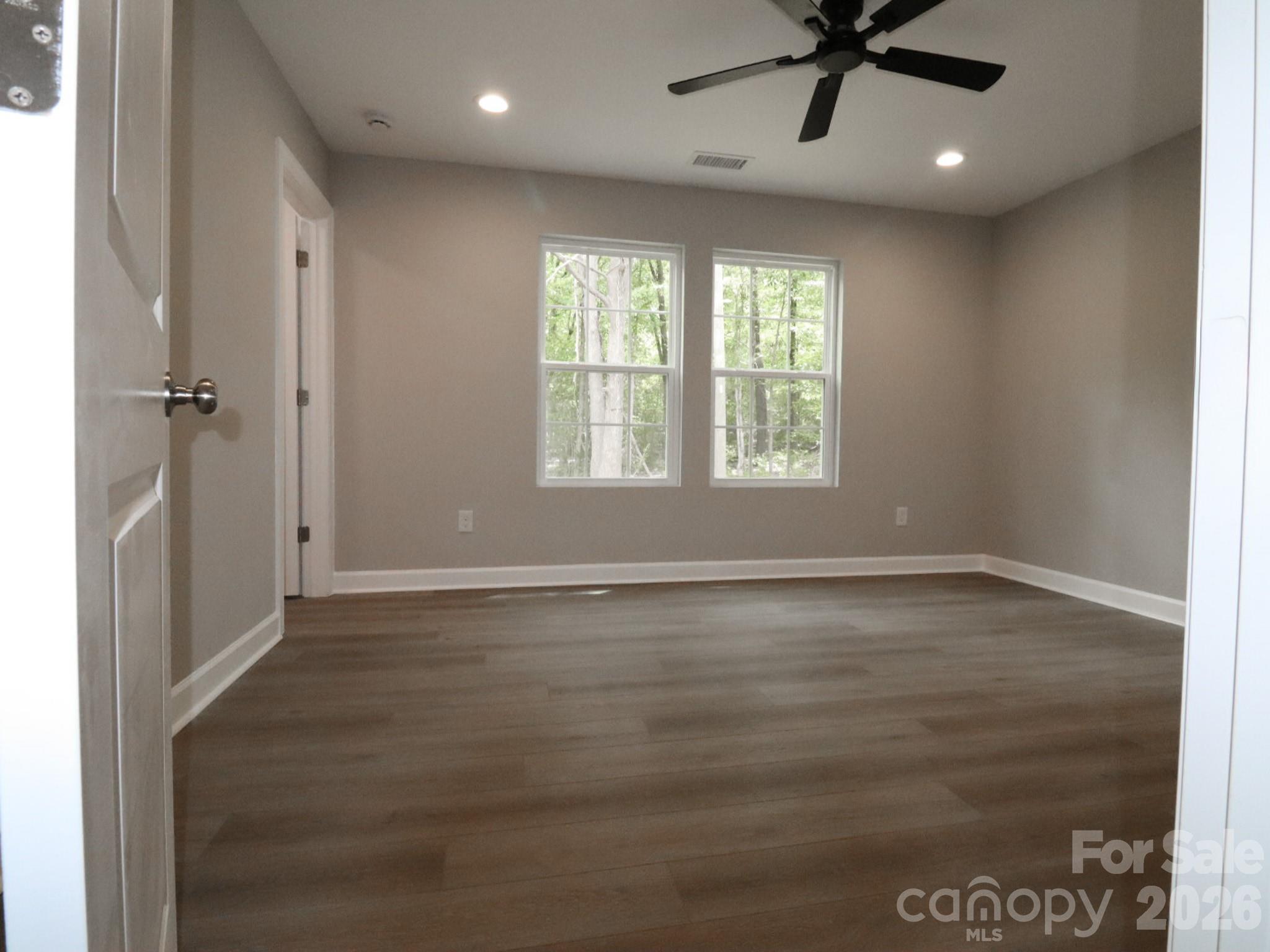 916 N Austin Road Property Photo 11