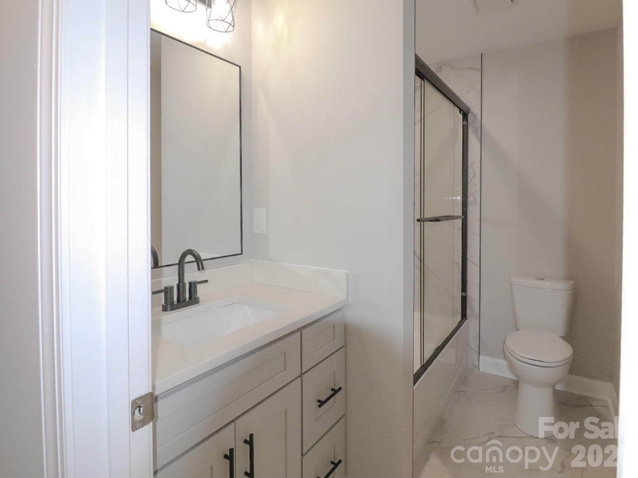 916 N Austin Road Property Photo 16