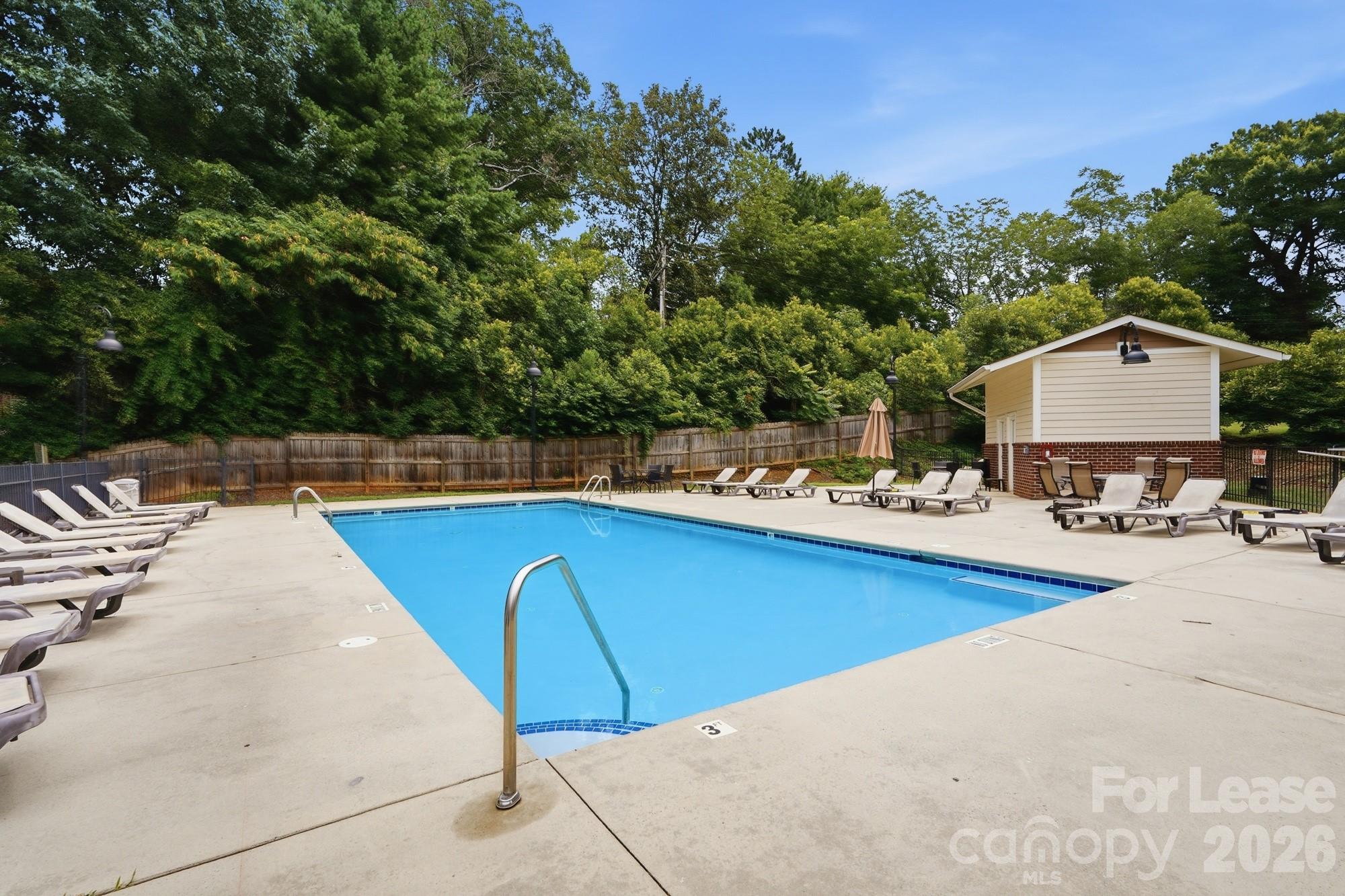 1000 E Woodlawn Road 216 Property Photo 45