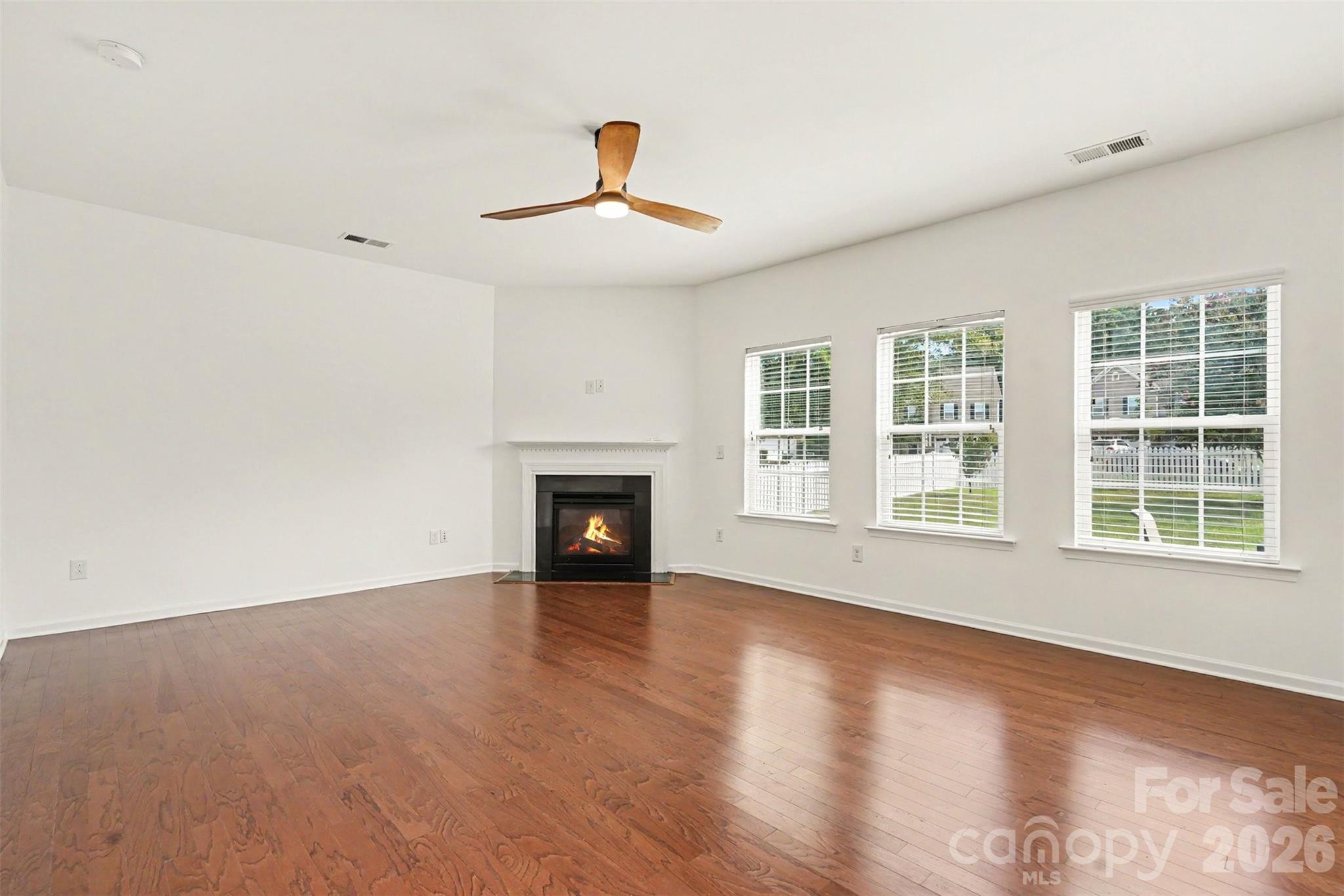 5810 Castlecove Road Property Photo 3