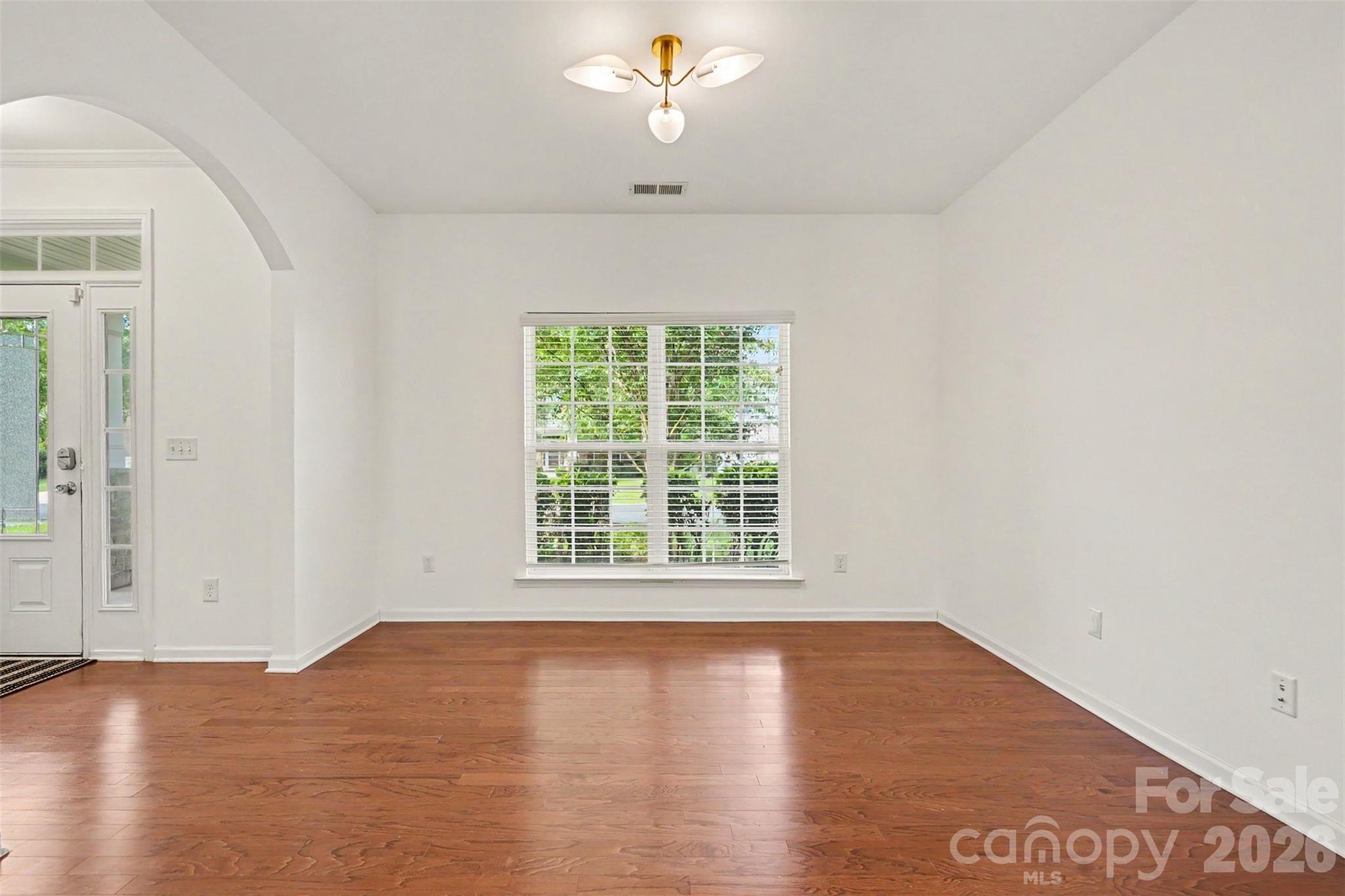 5810 Castlecove Road Property Photo 5