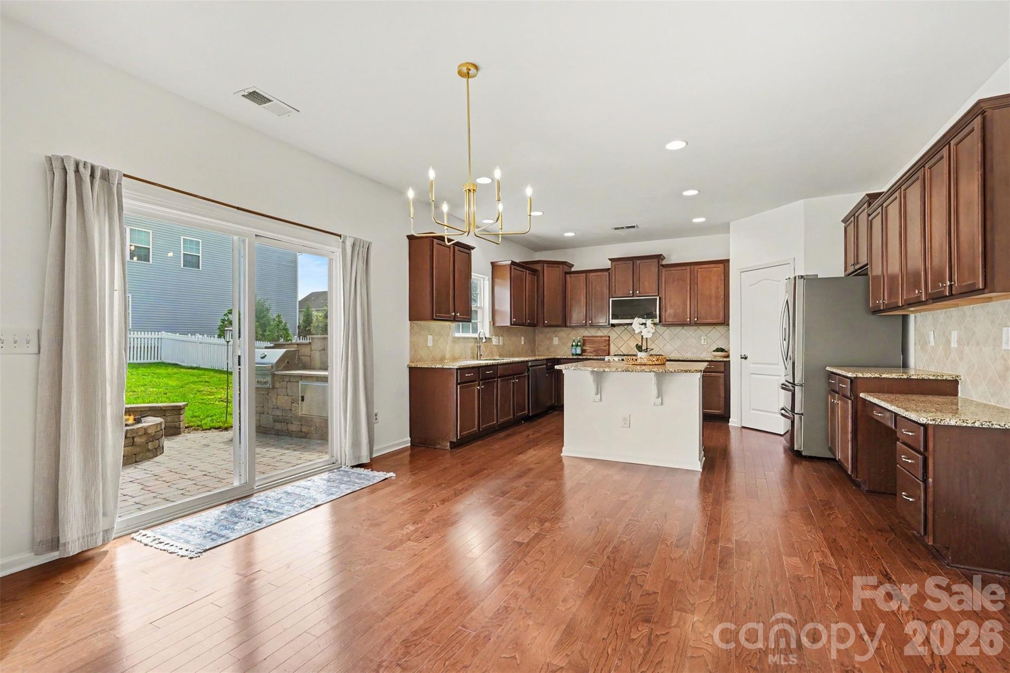 5810 Castlecove Road Property Photo 14