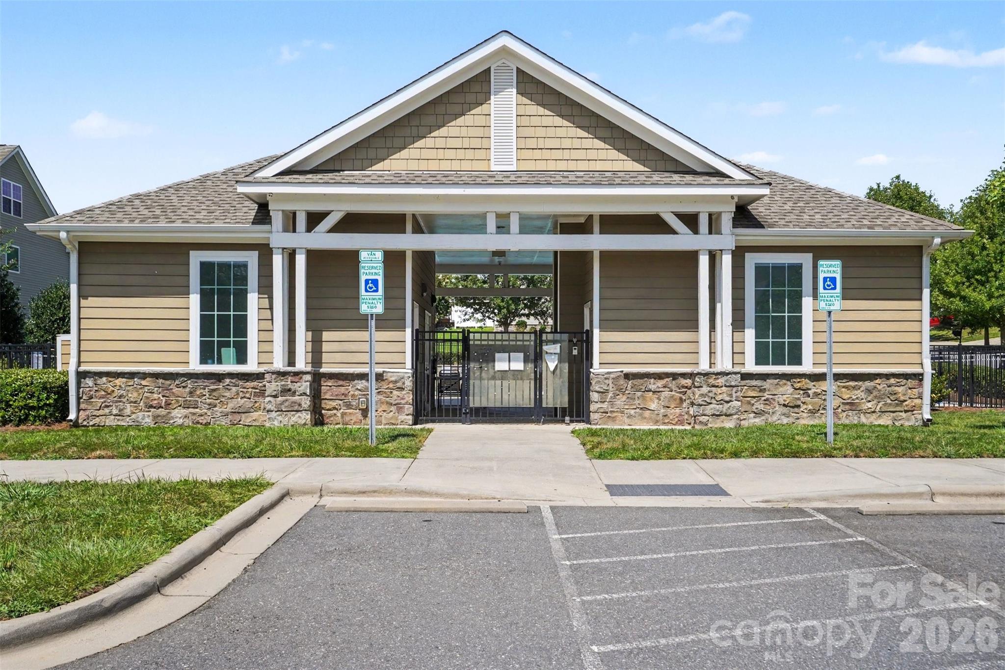 5810 Castlecove Road Property Photo 41