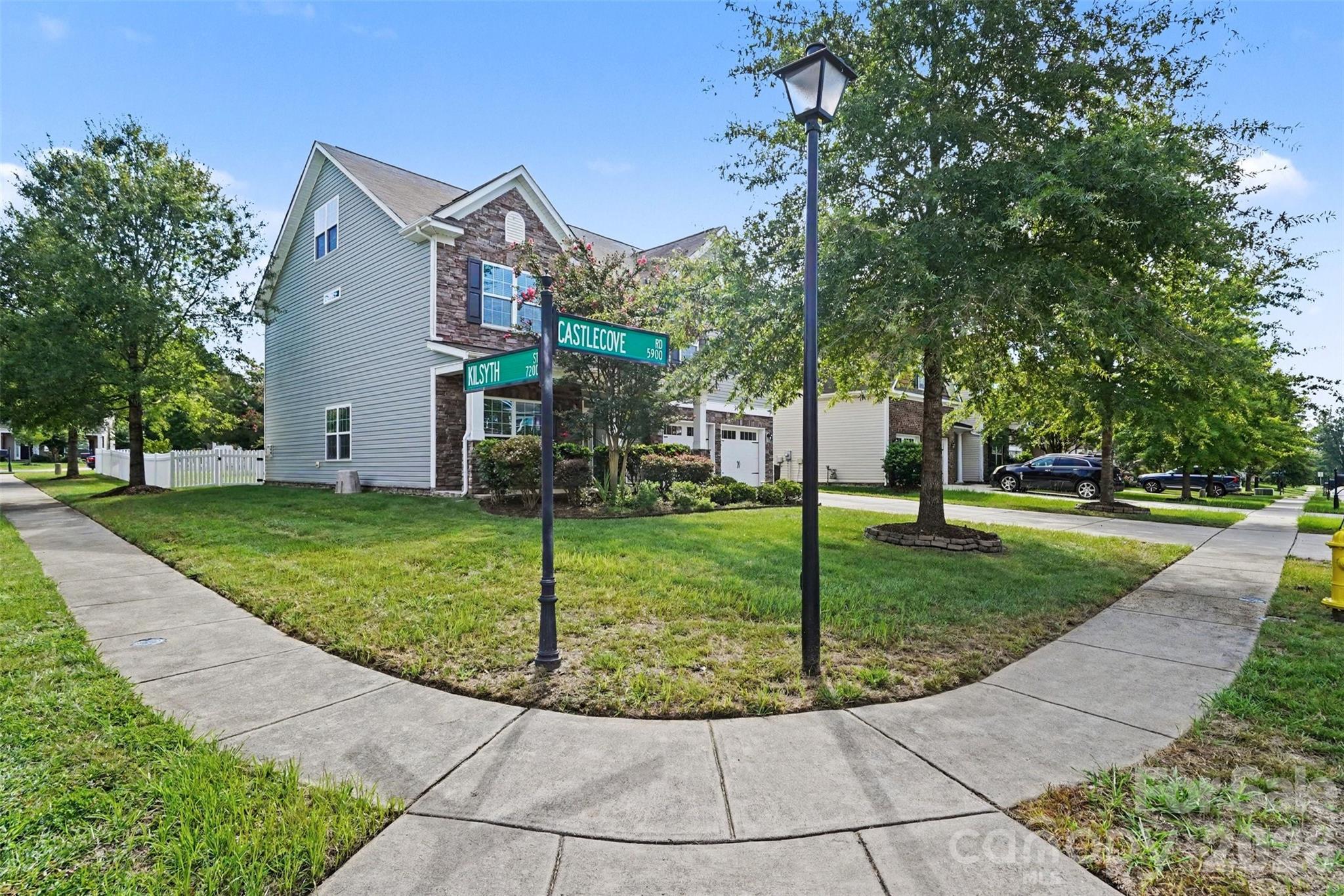 5810 Castlecove Road Property Photo 45