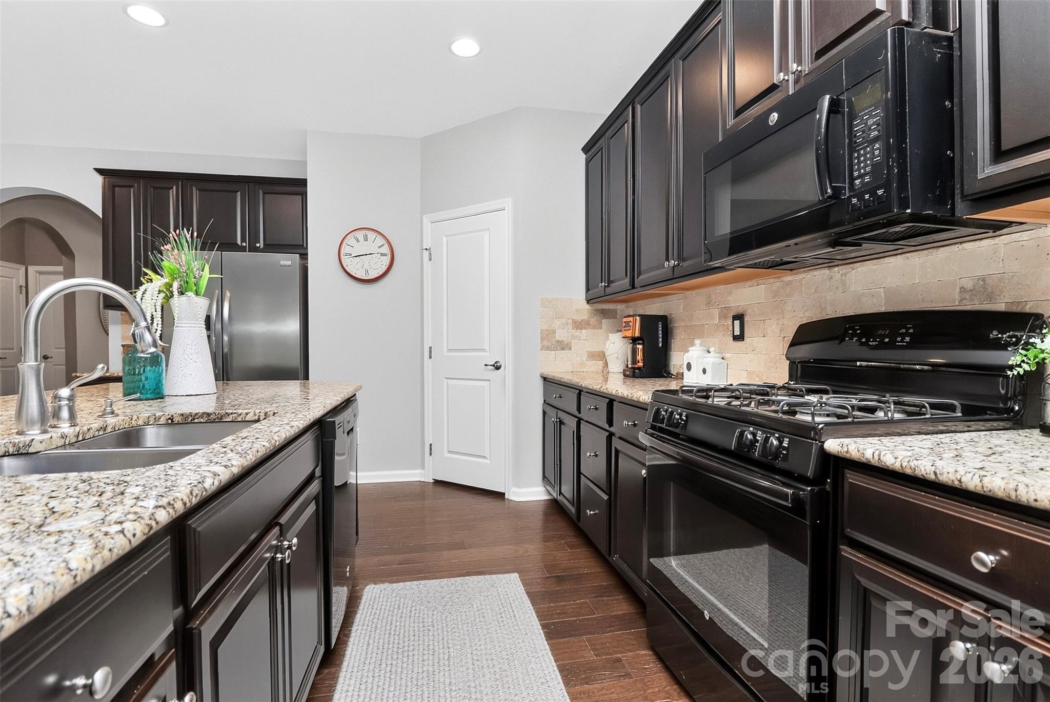 12823 Plumleaf Drive Property Photo 11