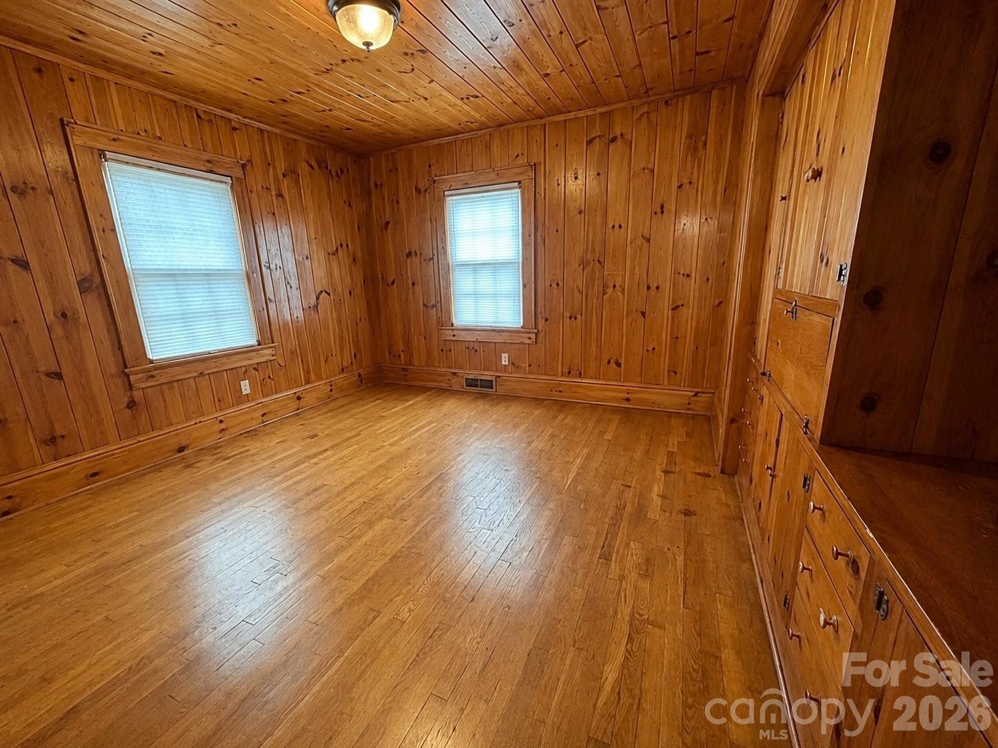 112 3rd Street Property Photo 27
