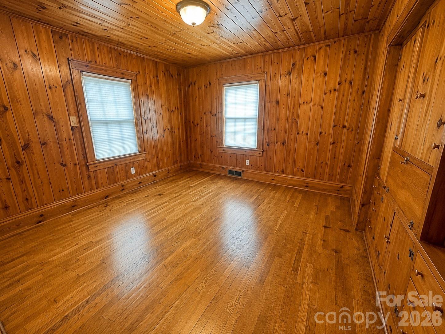 112 3rd Street Property Photo 28