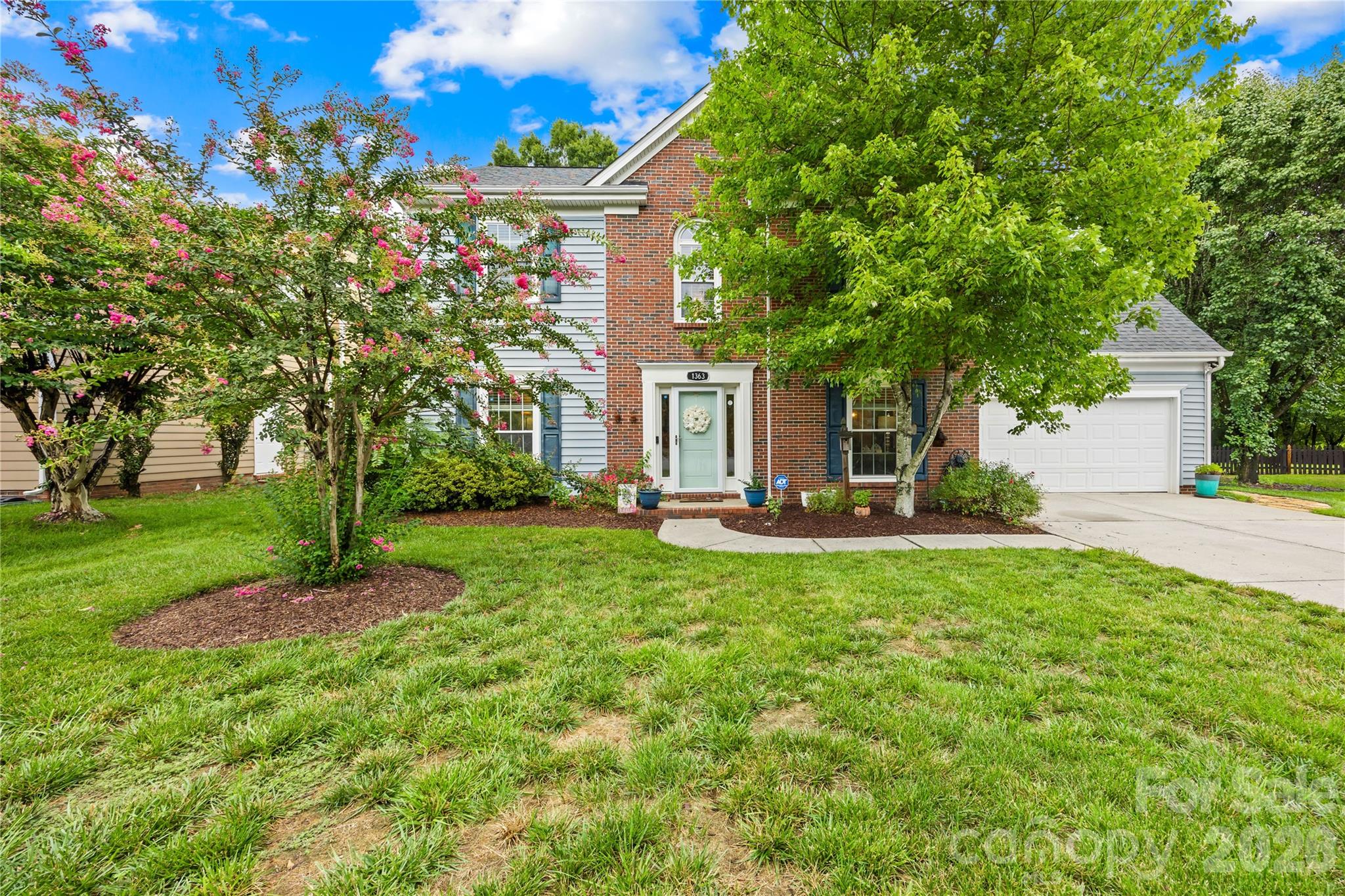 1363 Yorkshire Place Property Photo 2