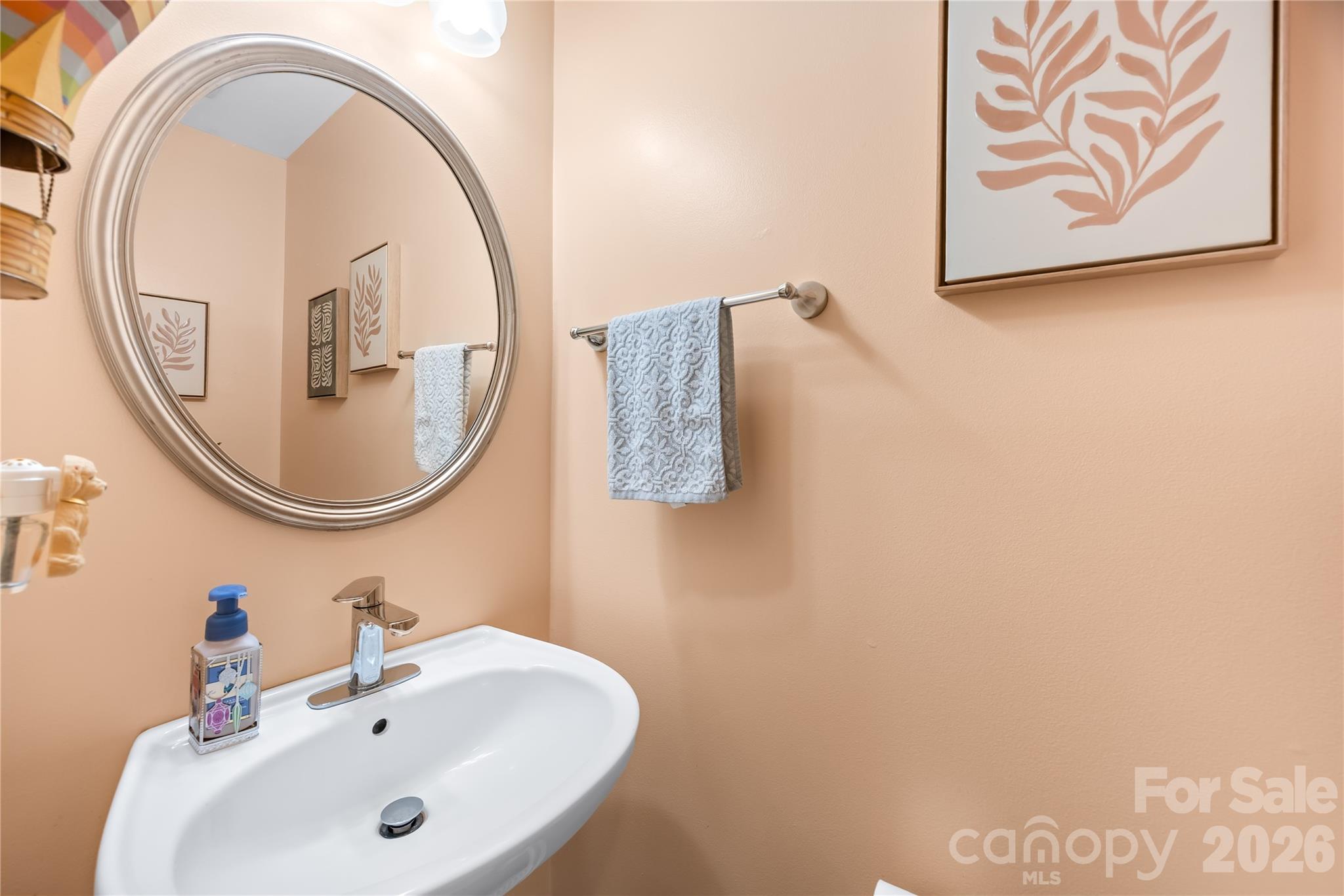 1363 Yorkshire Place Property Photo 8