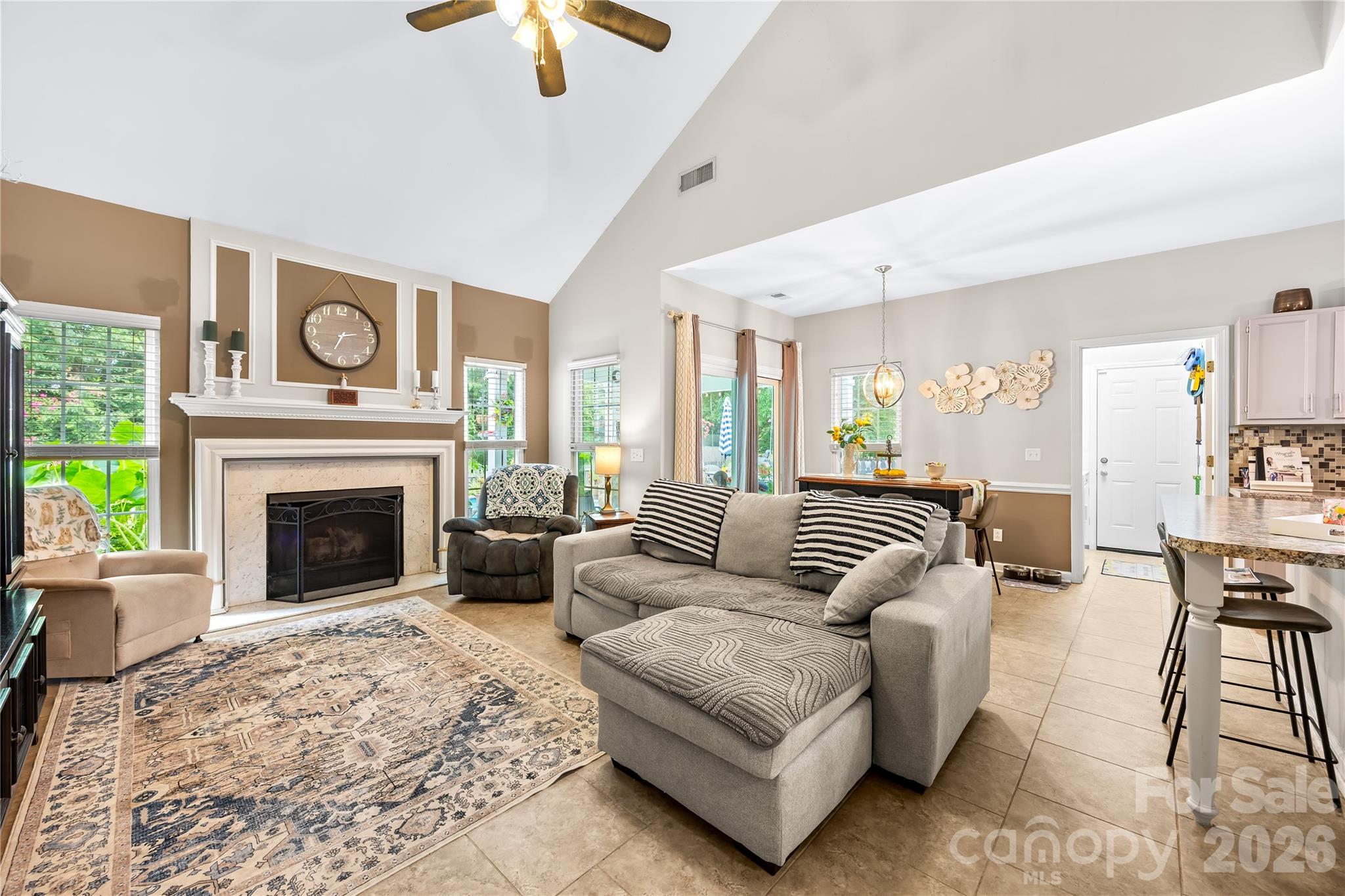 1363 Yorkshire Place Property Photo 12