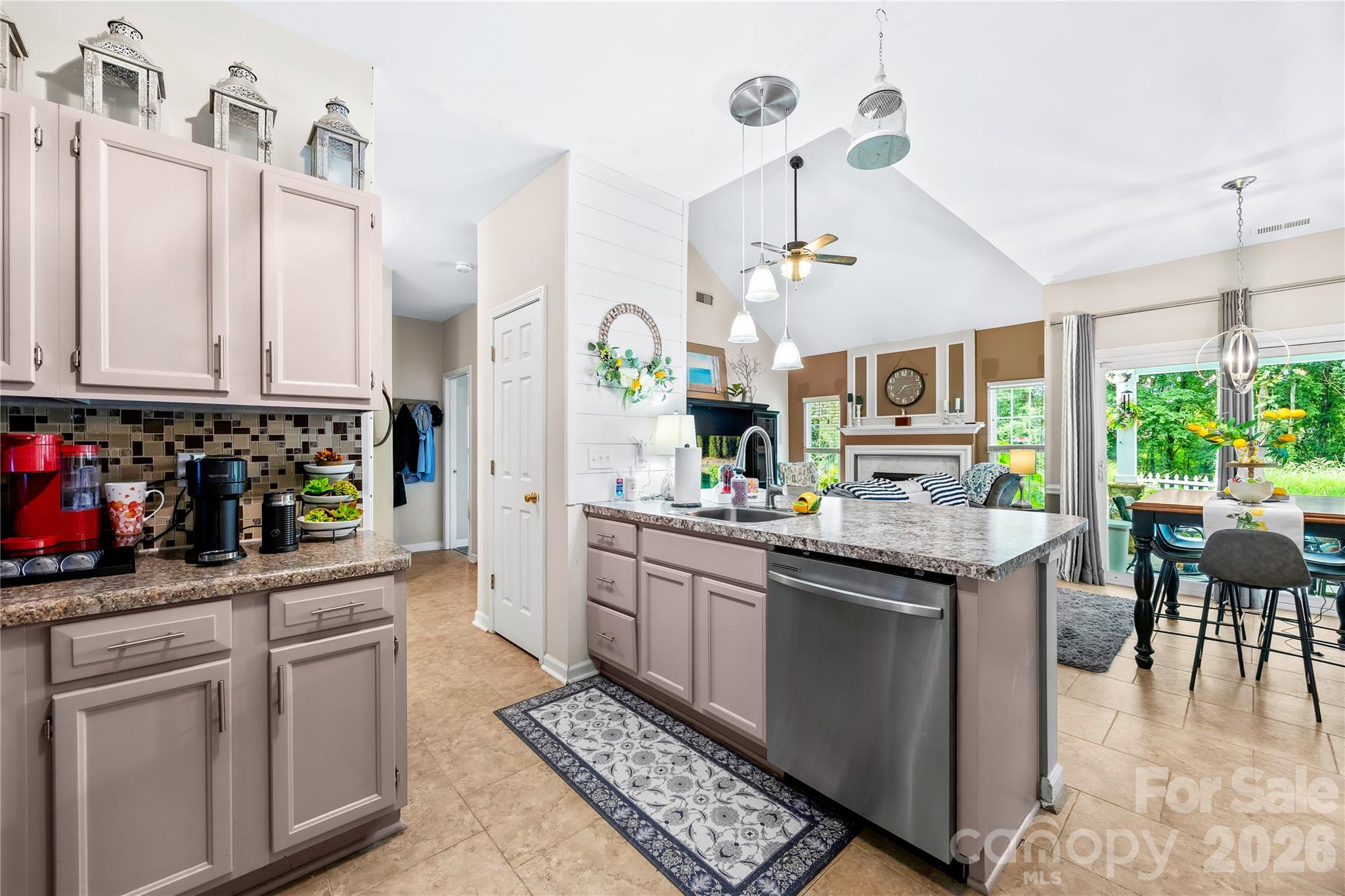1363 Yorkshire Place Property Photo 18