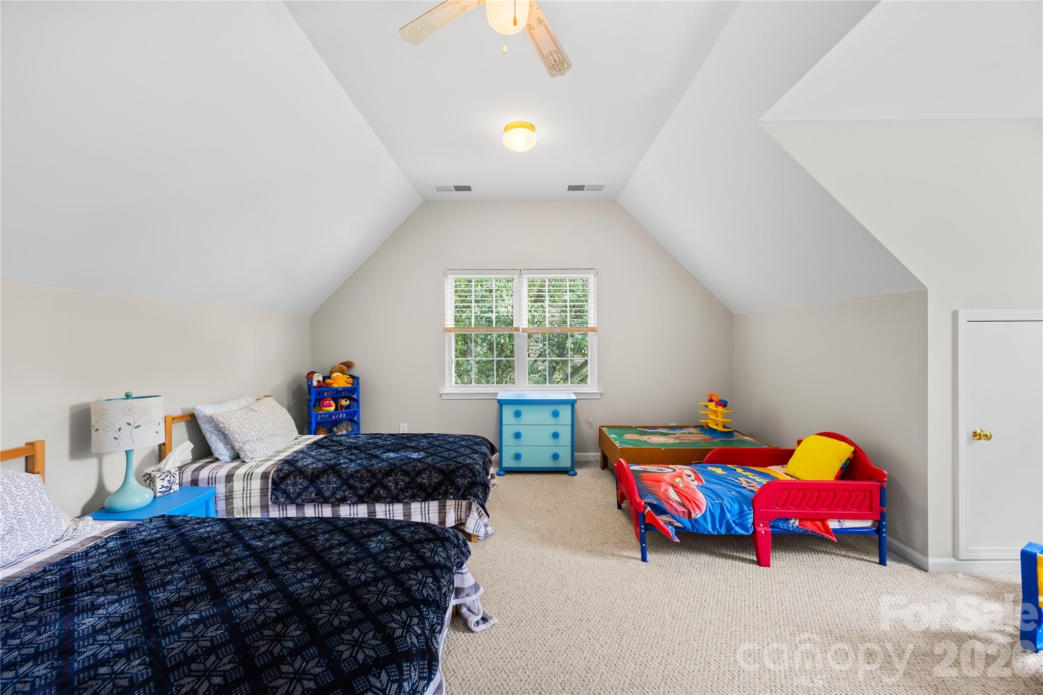 1363 Yorkshire Place Property Photo 29