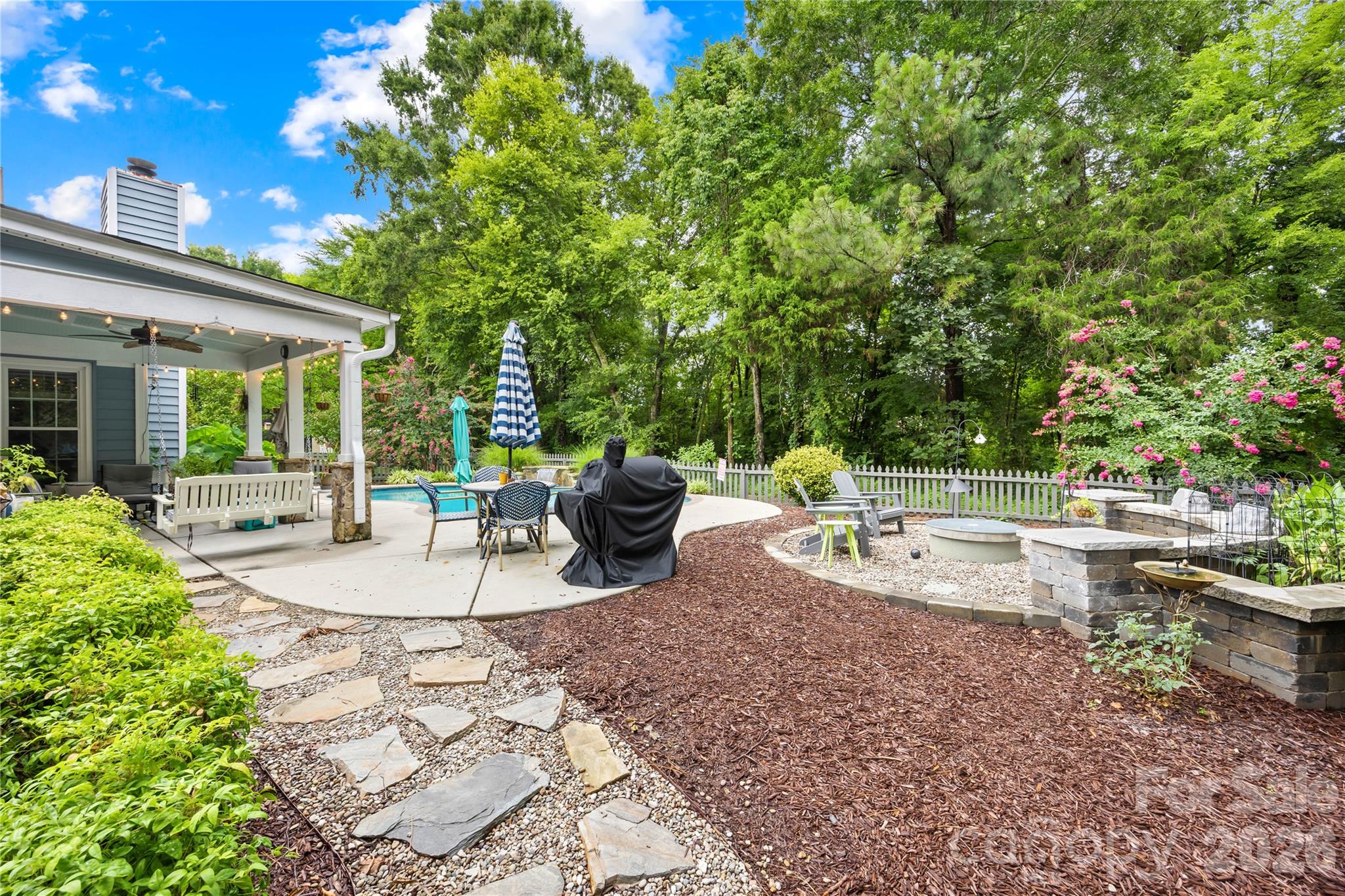 1363 Yorkshire Place Property Photo 34