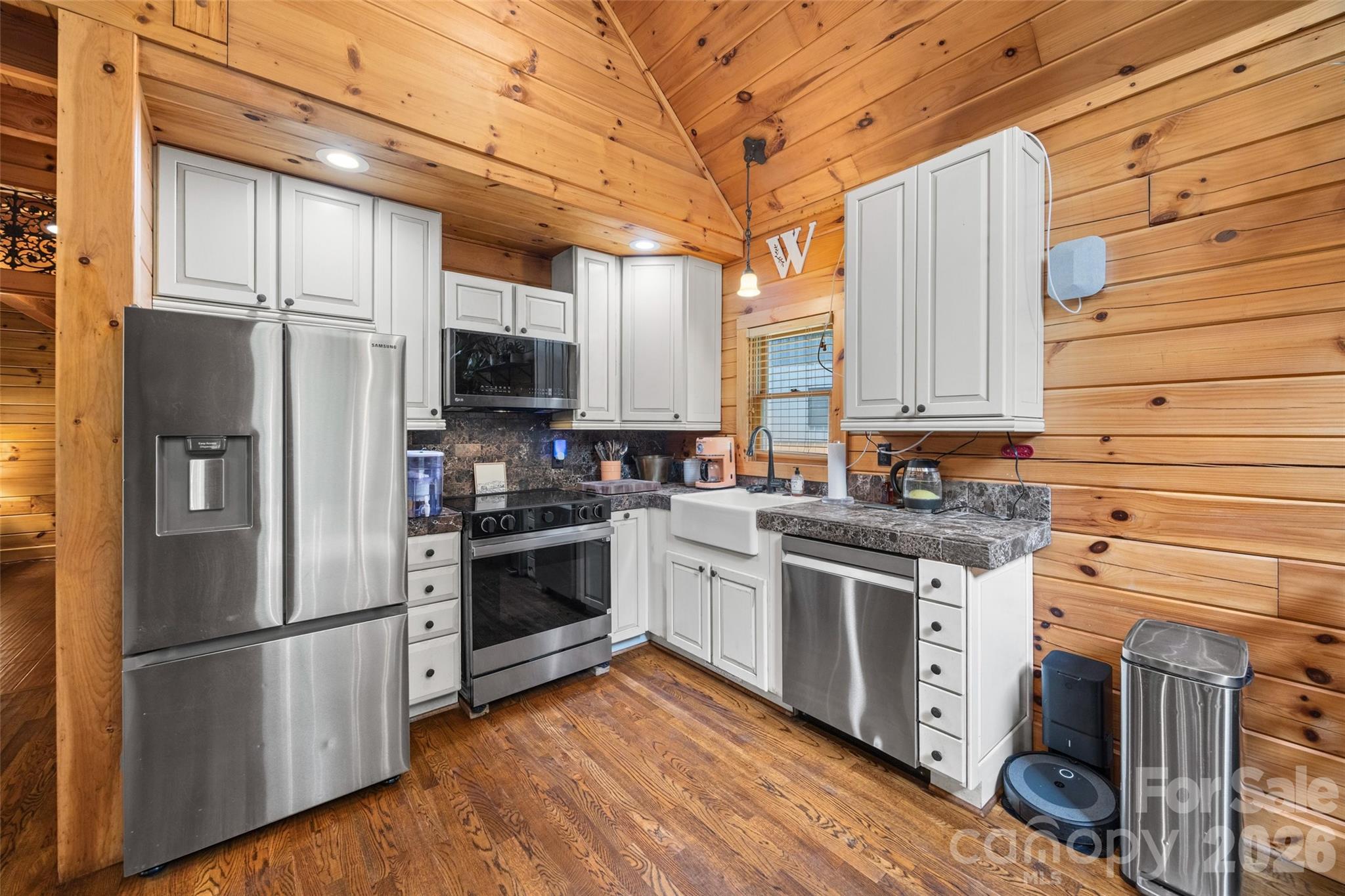 3448 Center Road Property Photo 8